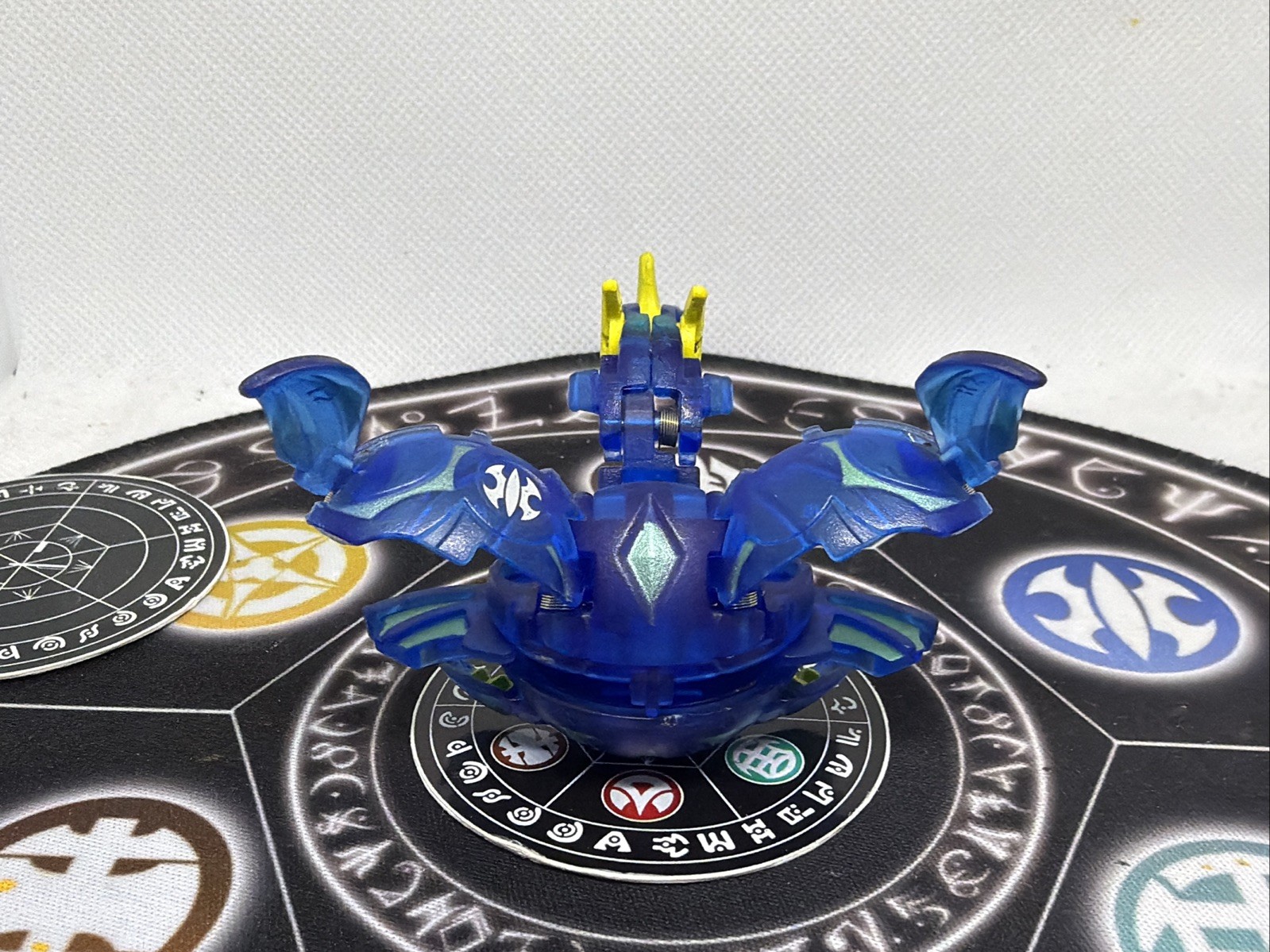 Bakugan Battle Brawlers B2 Aquos Translucent Ultra Dragonoid Japan Import VHTF