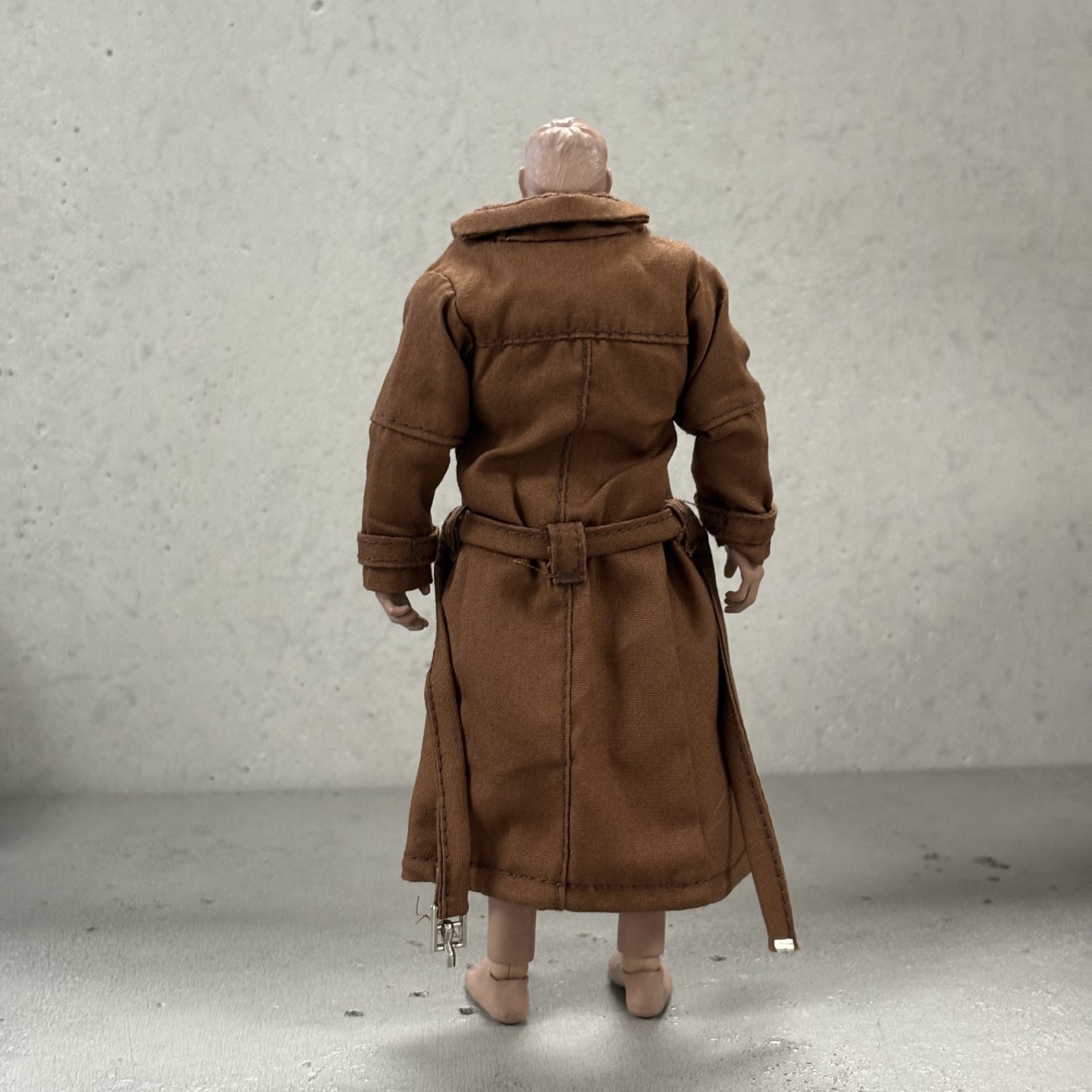SU-CH-GB-BRN-O: 1/12 Brown Fabric wired Coat with pink lining & belt