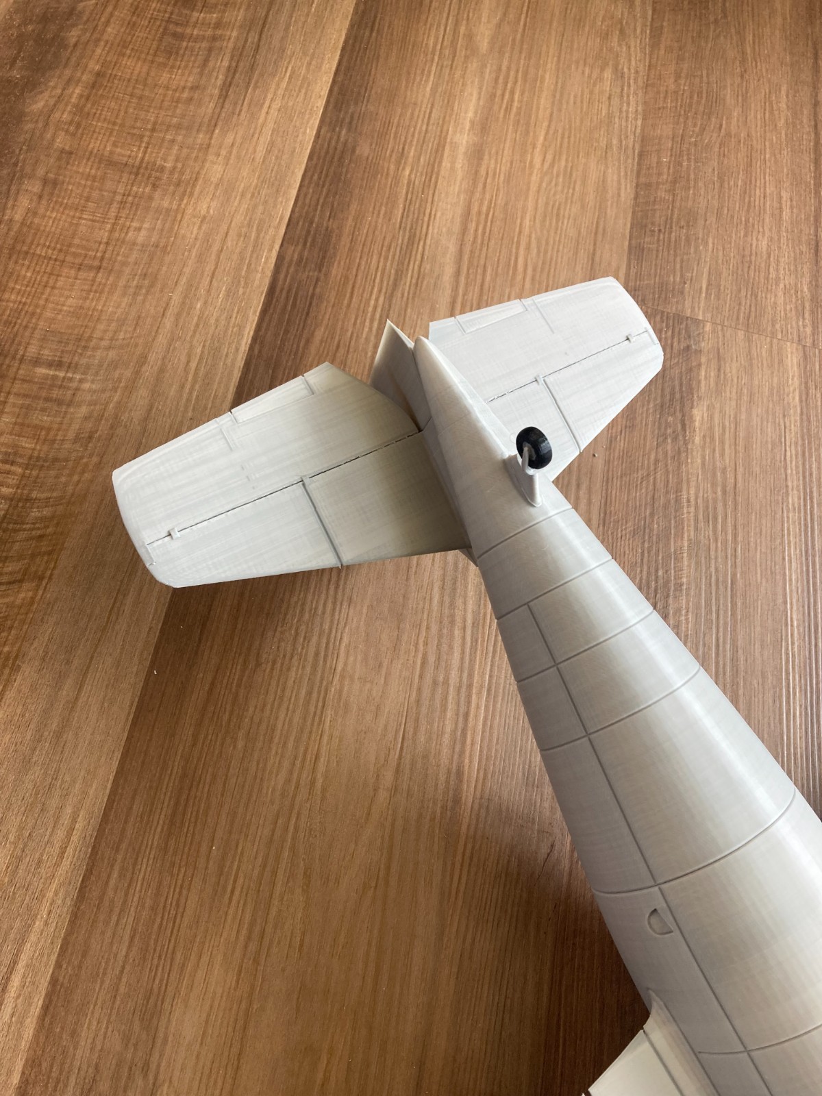 1:18 scale F-4F Wildcat Model Kit-Disassembled and Unpainted