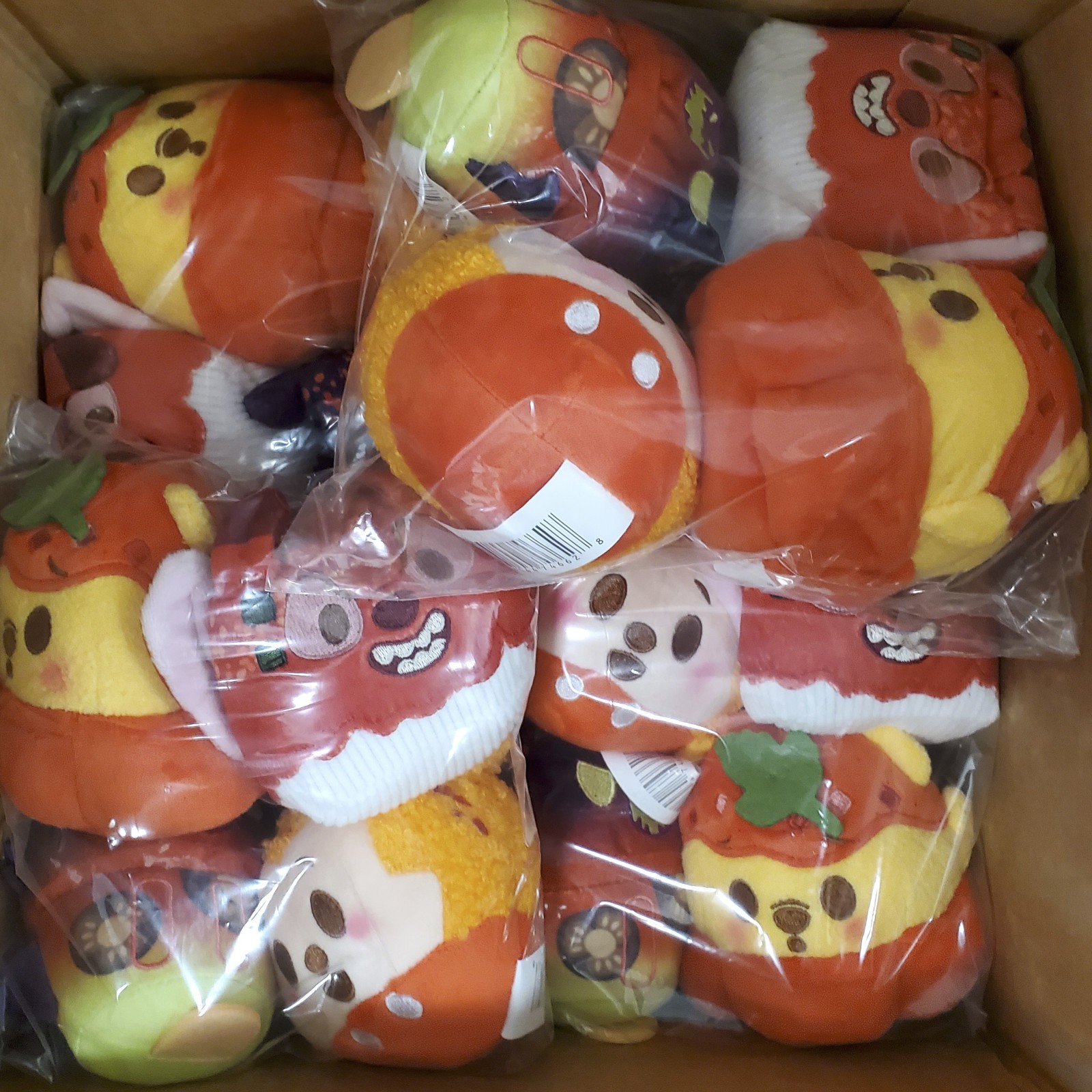 Disney Super Sizzlin’ Munchlings – Lot of 40 Scented Plush – 4 Varieties!!