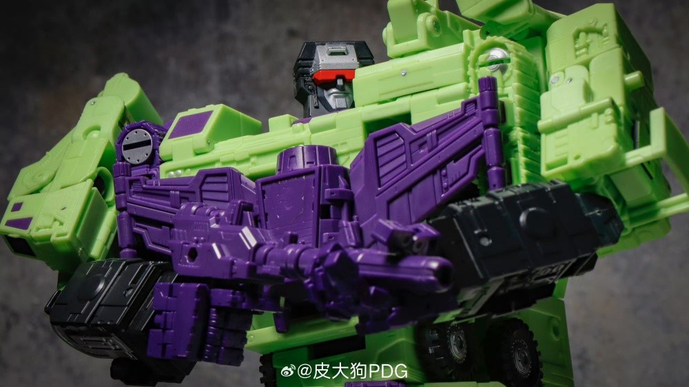 NEWBEE NB-02 Devasation‘s Hand Upgrade Kit For SS86 Devastator ABS Accessories