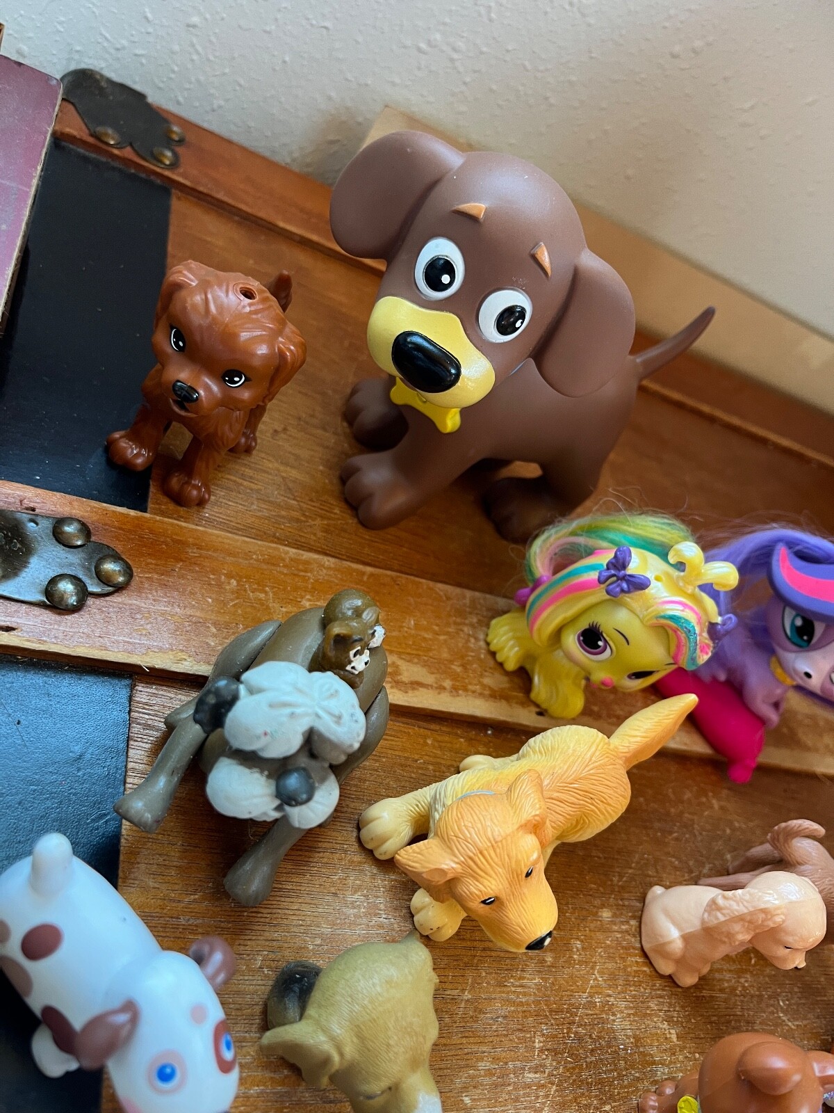 Mixed Lot of Cute Plastic Rubber TV Movie & Not Puppy Dog Figures Animals –