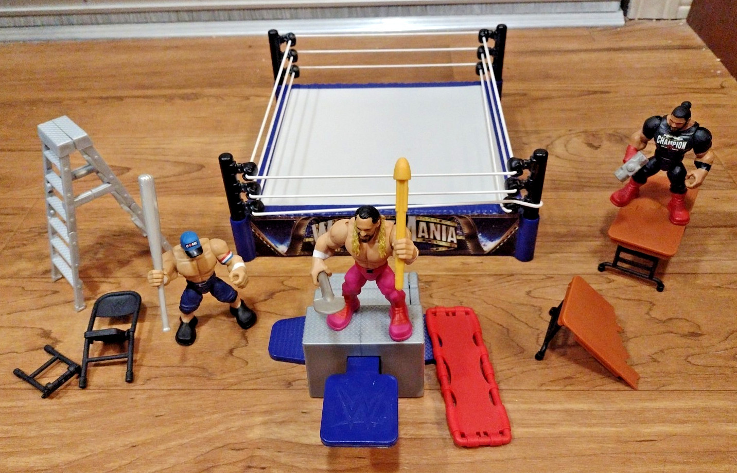 WWE Knuckle Crunchers RING “Wrestlemania goes Hollywood» Not Complete Toy Used