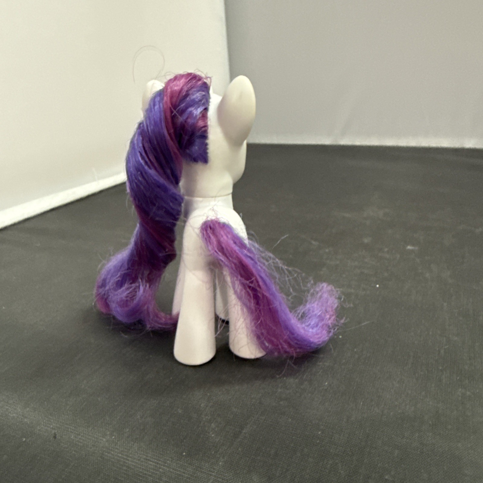 My Little Pony 3″ Figure – RARITY – 2010 Hasbro Friendship Is Magic