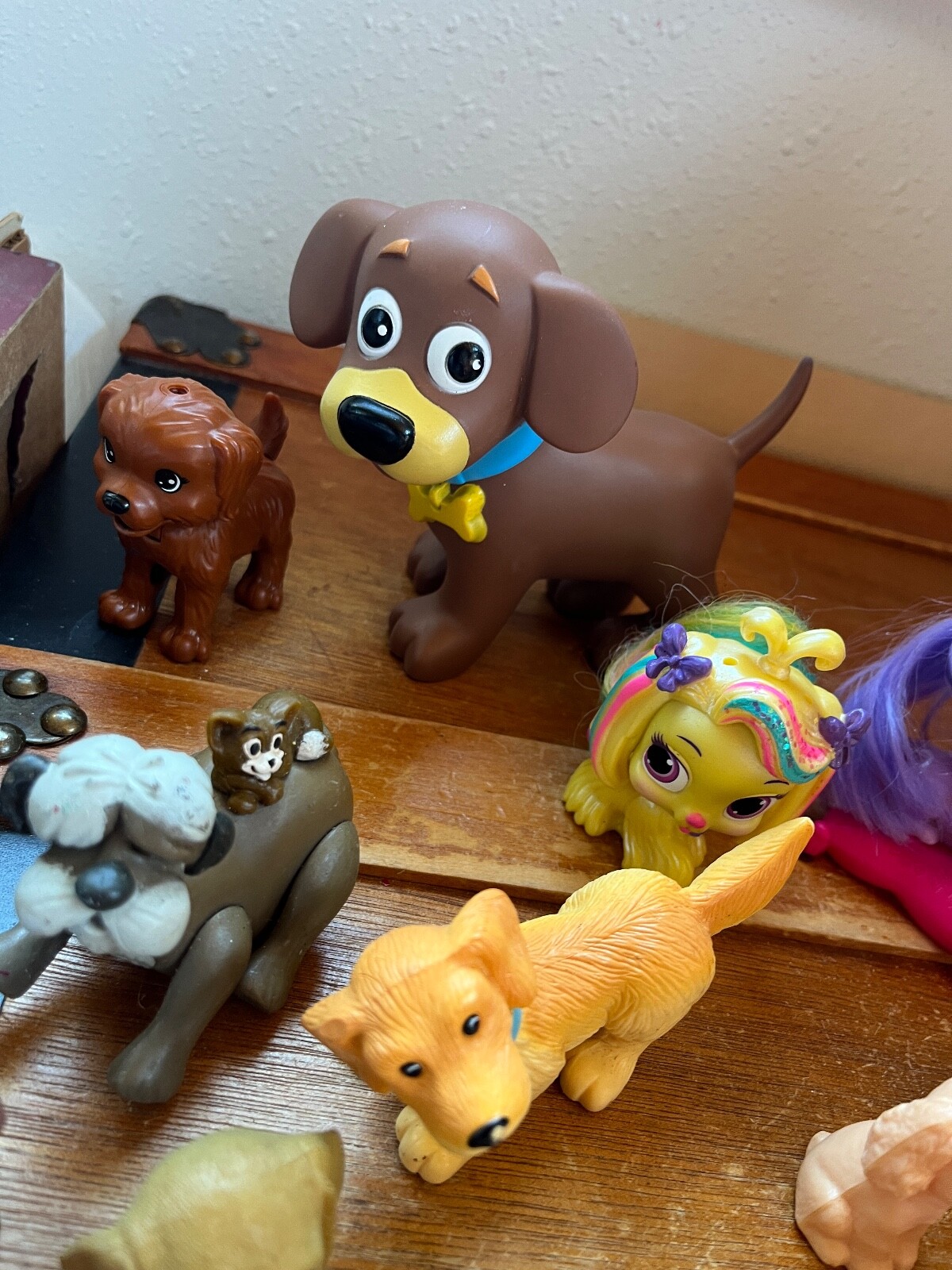 Mixed Lot of Cute Plastic Rubber TV Movie & Not Puppy Dog Figures Animals –