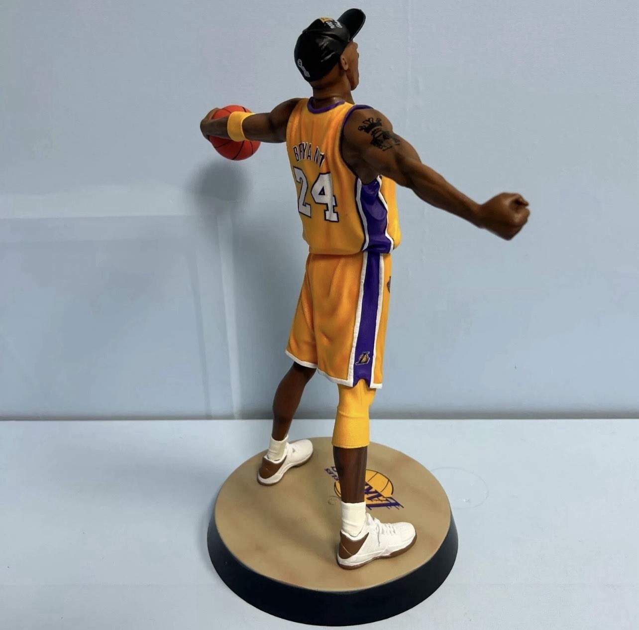 NBA Star Roar Kobe Figure Statue Commemorative Model Boxed 13in New