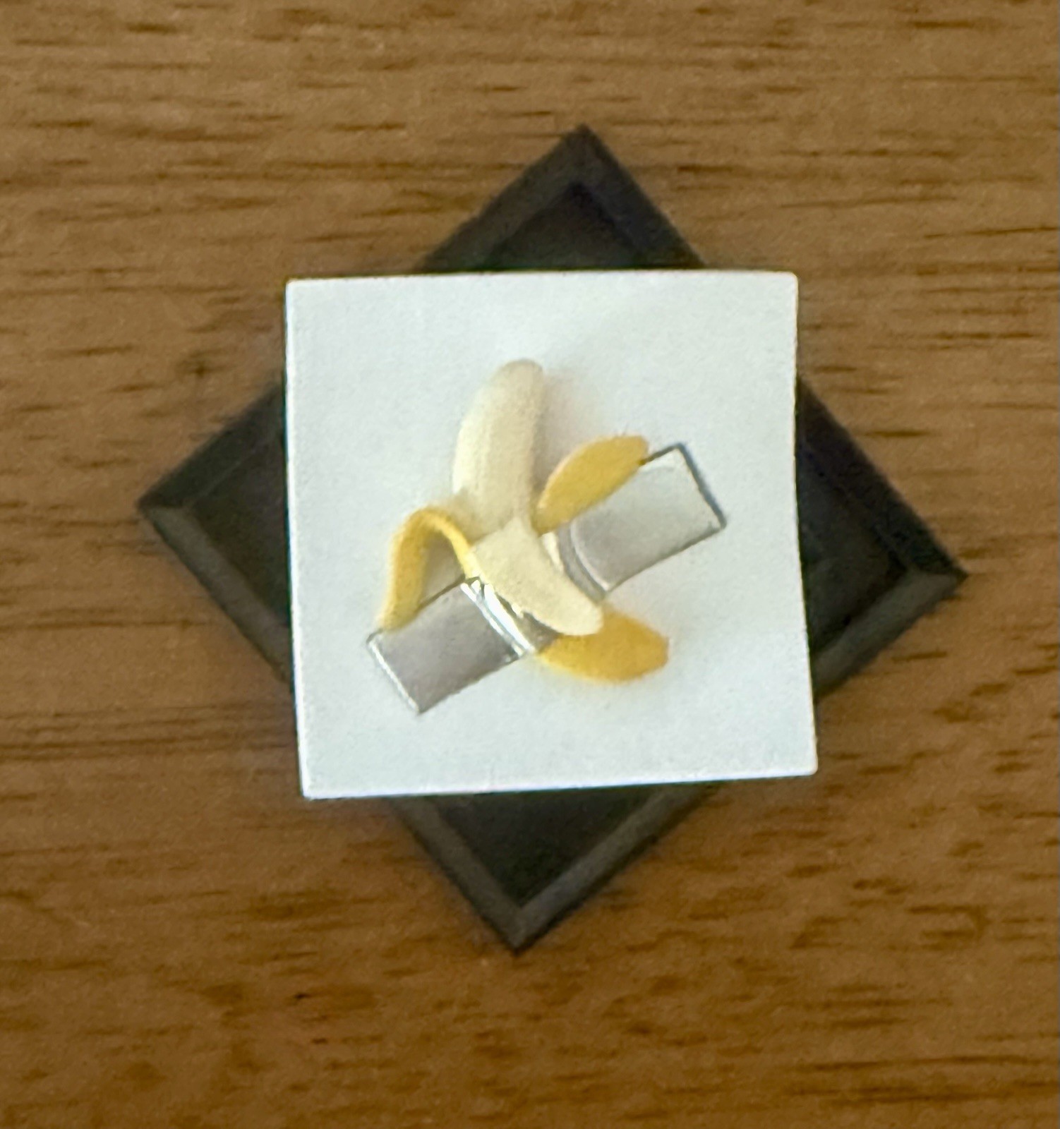 Mini Brands Masterpieces LEGENDARY “Comedian/Banana” with Free Accessories.