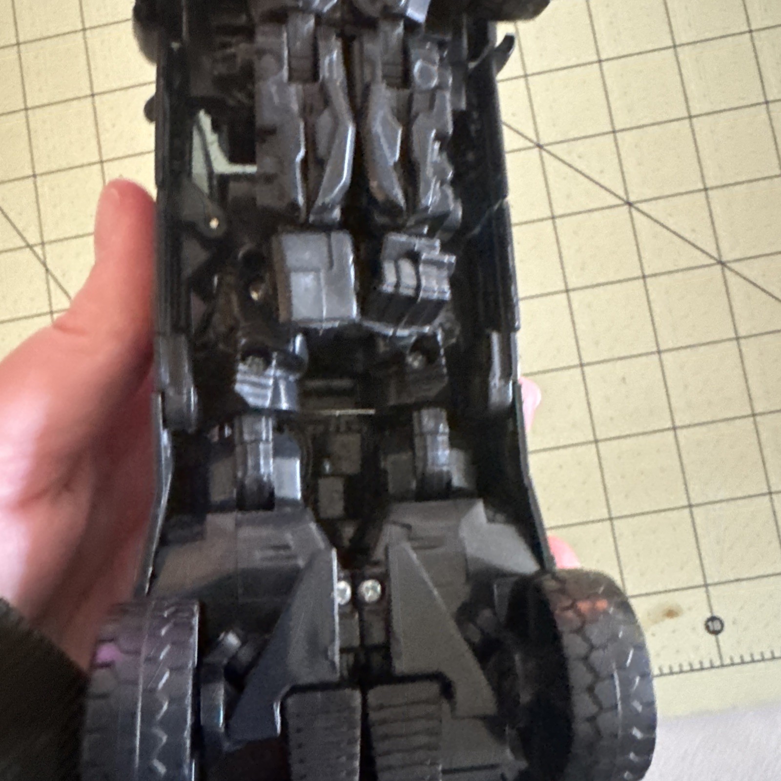 IRONHIDE Premium Series Transformers Movie 2007 Voyager Class Read Incomplete