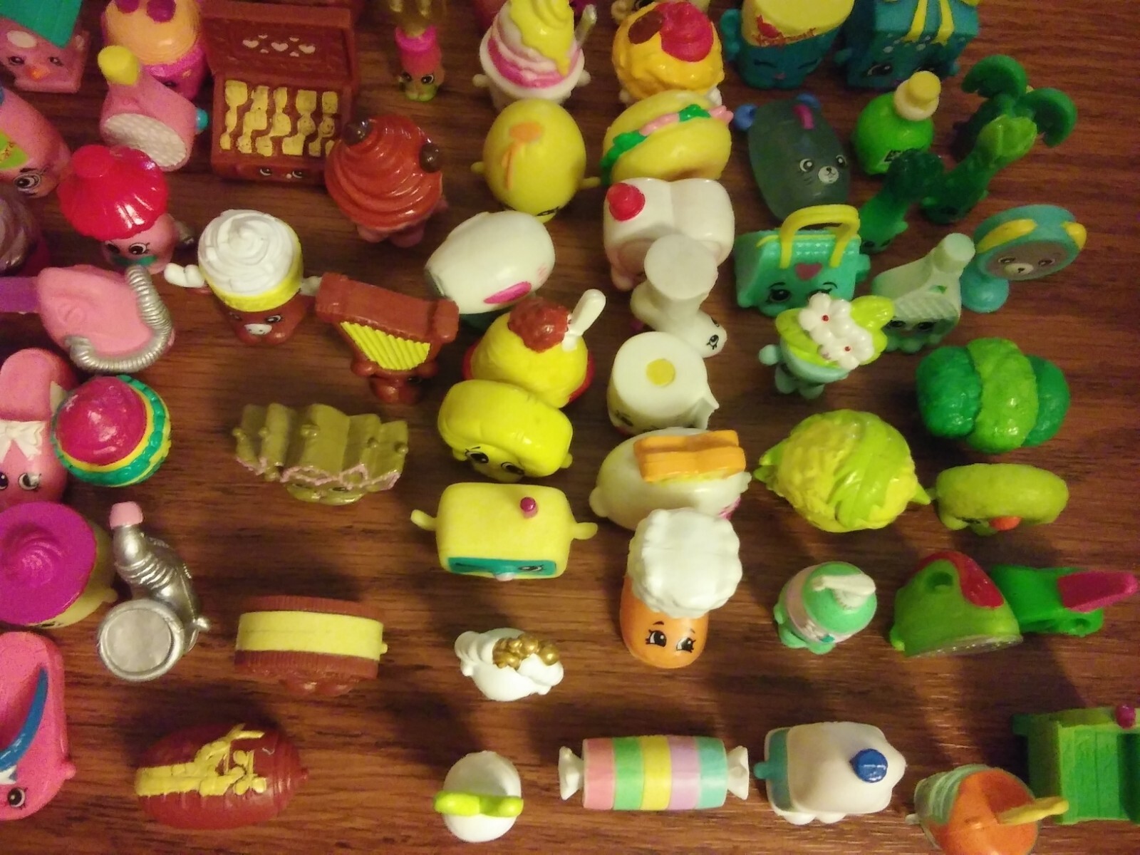 SHOPKINS:25pcs-Randm Charctrs-No Dups Mixed Seasons-Great Cond Used FREE FREIGHT