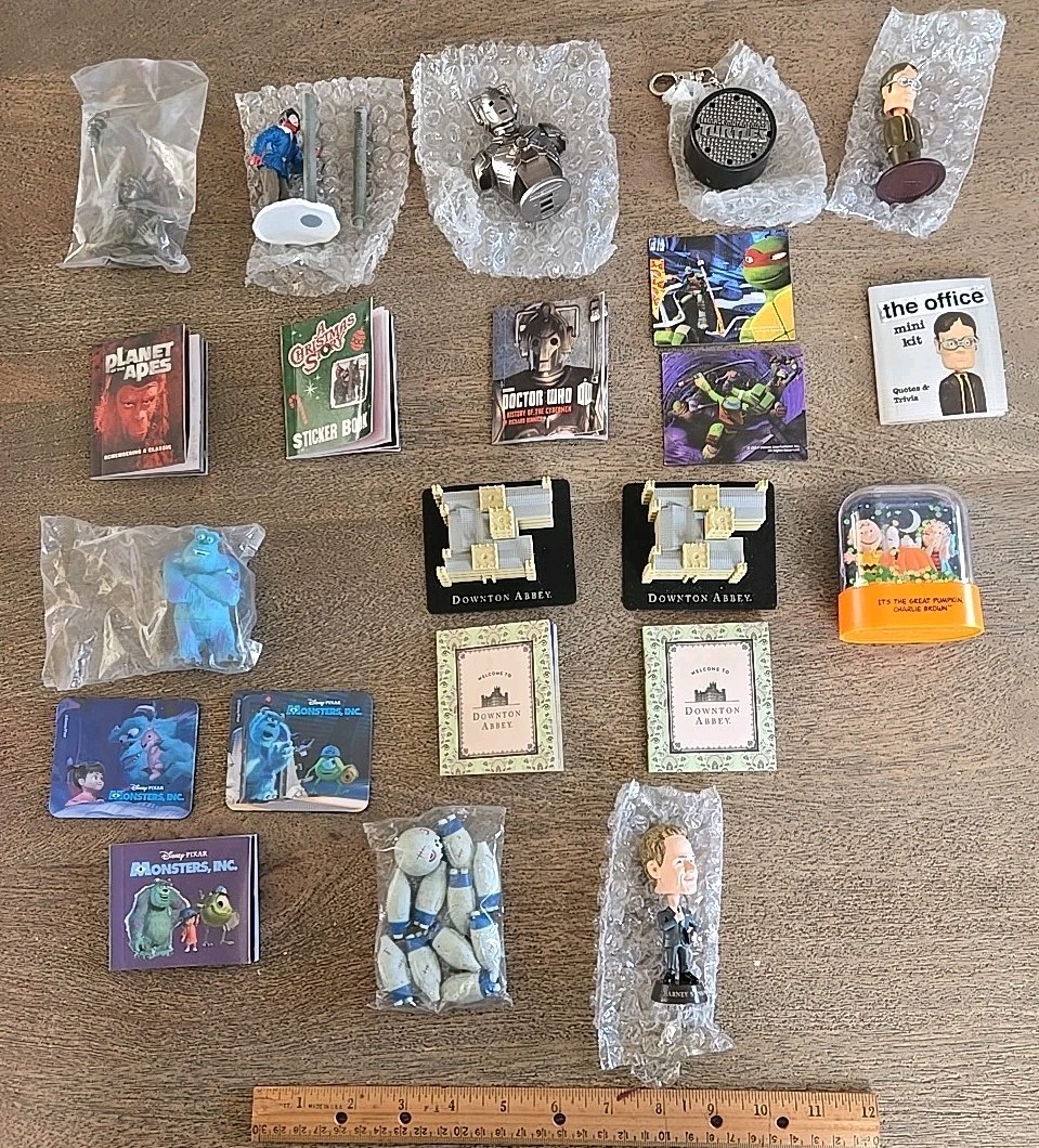 Random Assortment Mixed Lot of Mini Figures TV & Movie Figures «Issues» See Desc