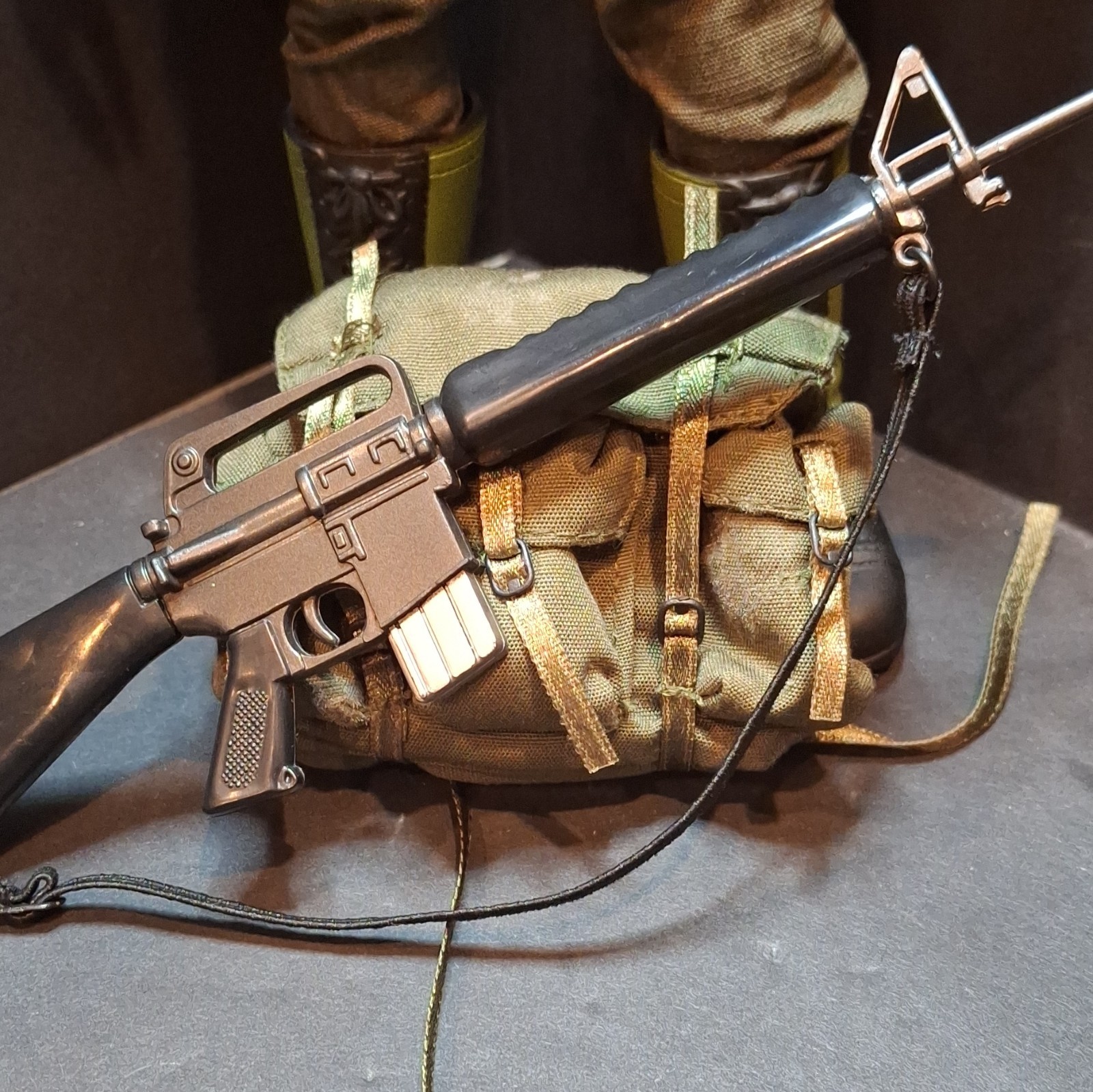 Vietnam War Army Action Figure w/ Helmet & Gun Green Brown Black Plastic Fabric