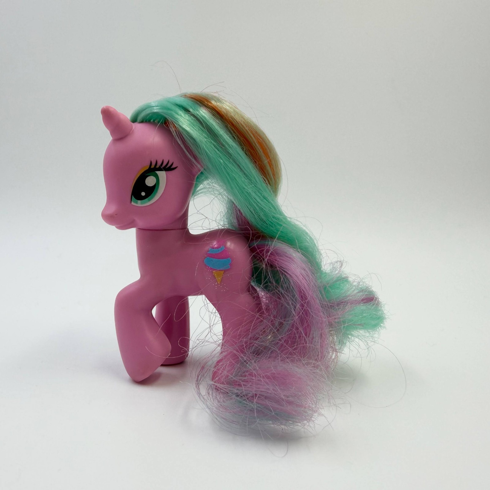 MLP My Little Pony Sweetie Swirl Rarity G4 Brushable Carousel Boutique