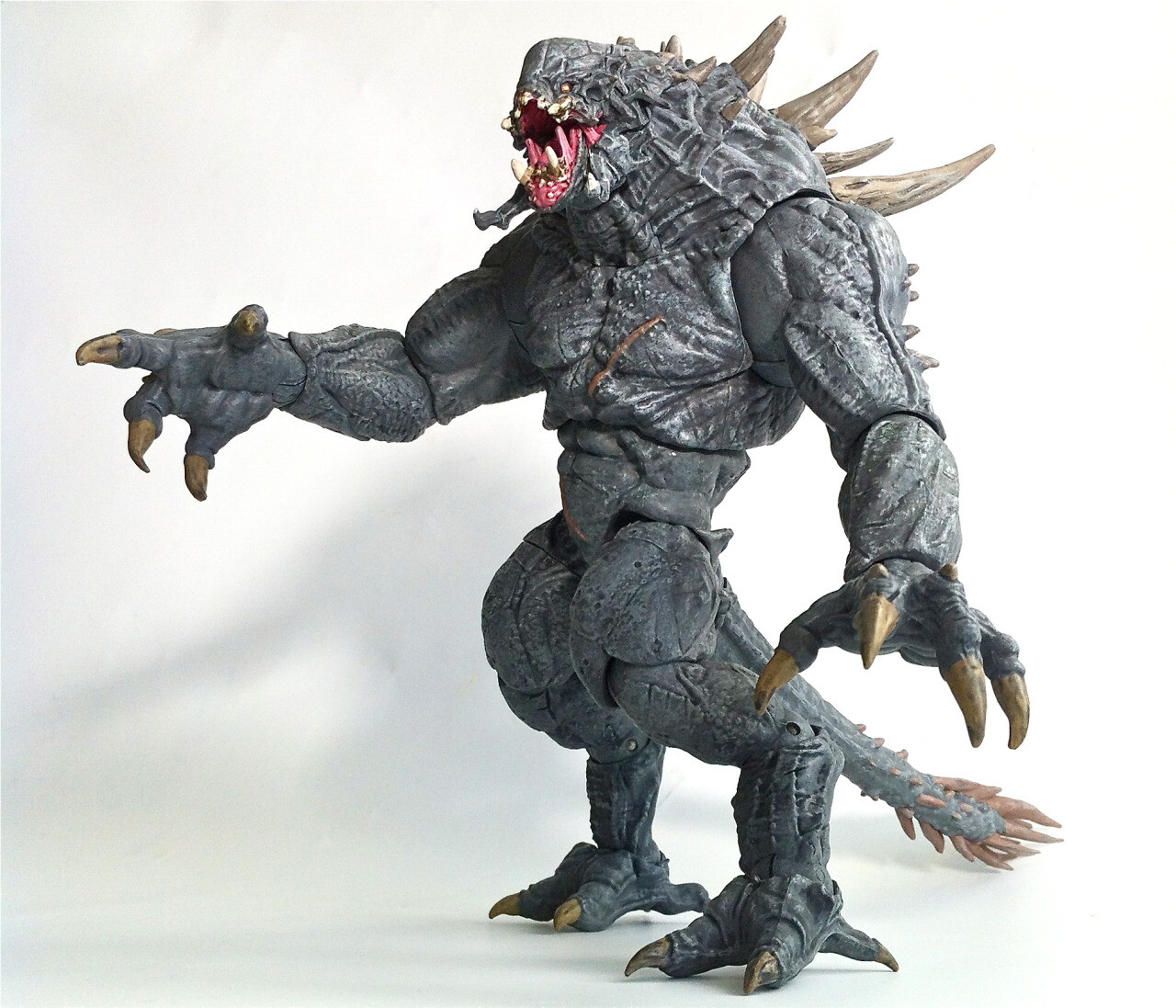 NECA.. 11 MONSTERS 30 Days of Night Vampire Aliens Frankenstein Etc NEVER OPENED