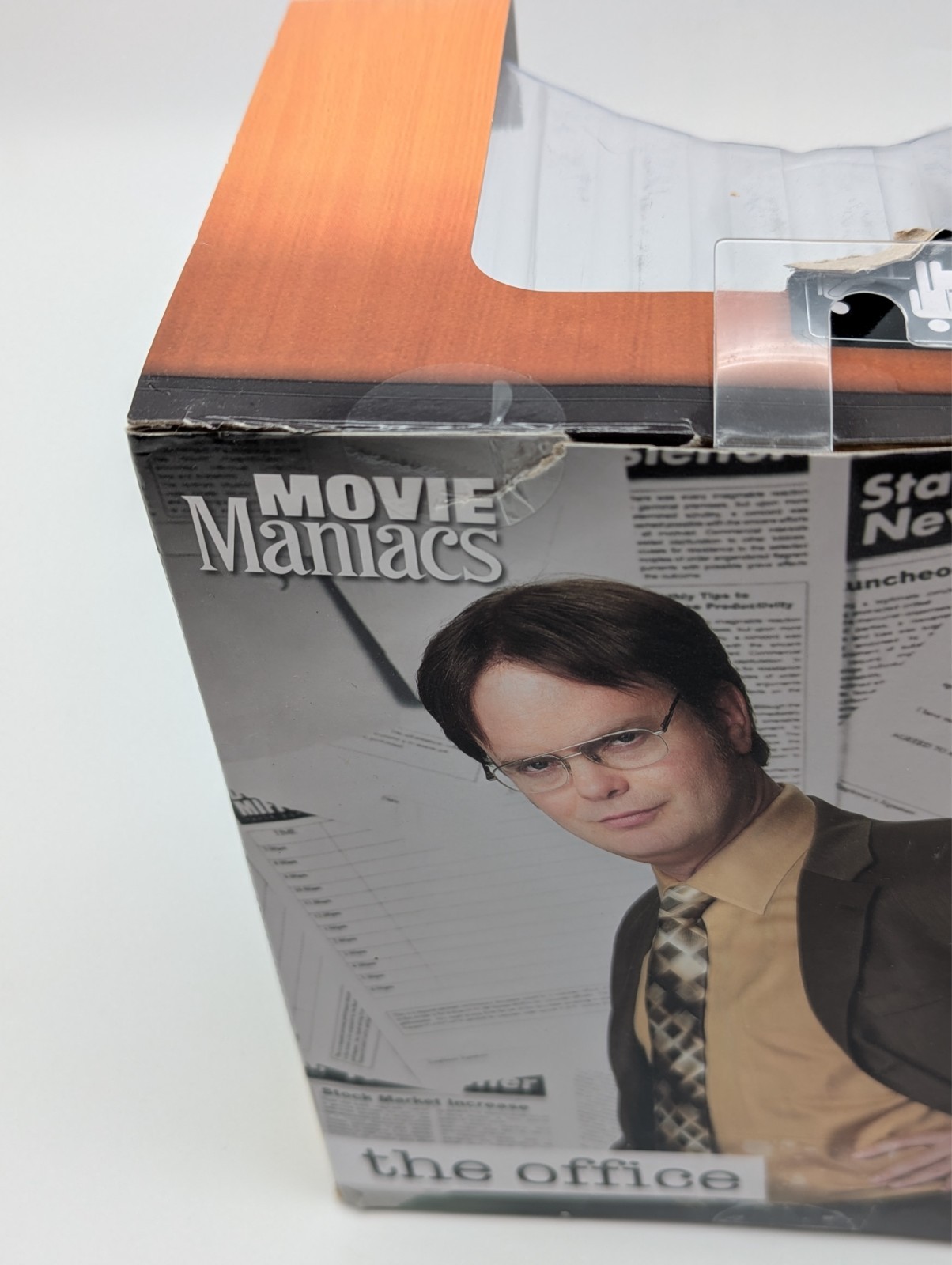 Movie Maniacs NBC Universal Wave 4 The Office Dwight Statue – Damaged Box