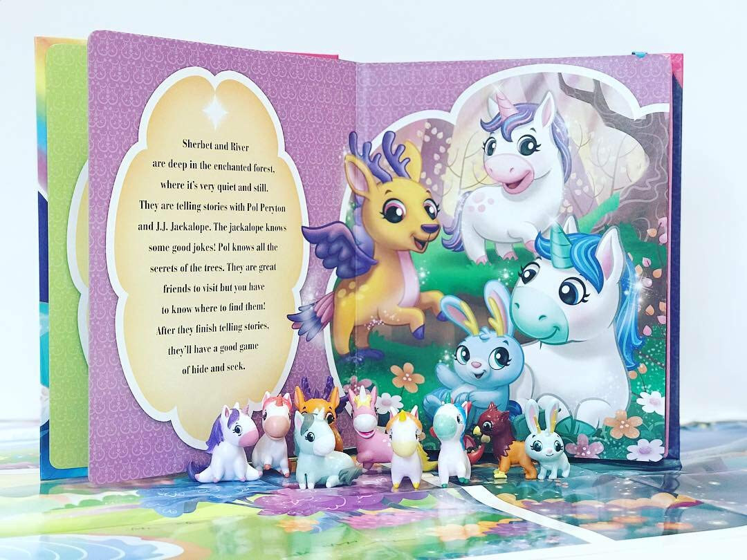 Phidal Unicorns & Friends My Busy Books – Storybook, 10 Figurines, Playmat
