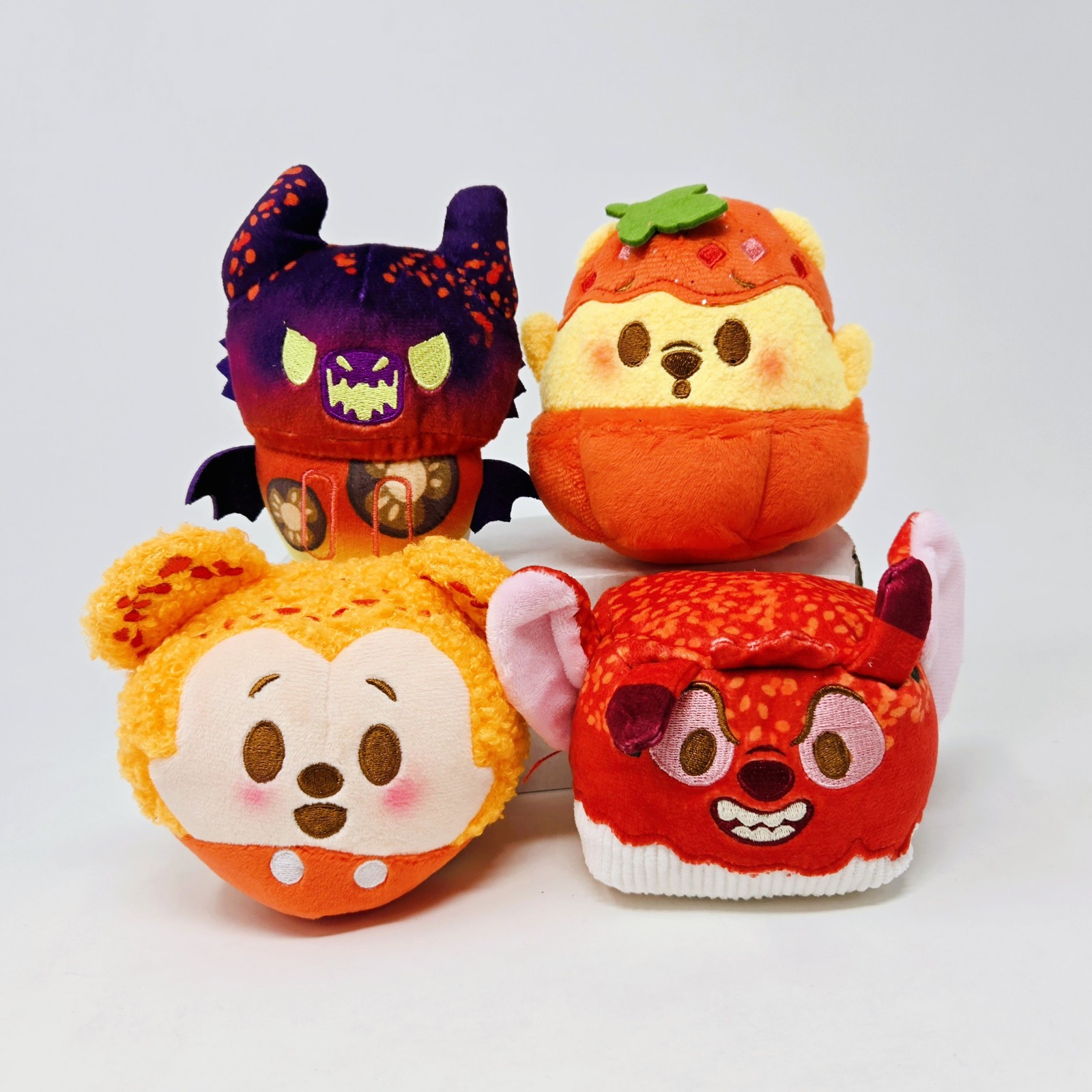 Disney Super Sizzlin’ Munchlings – Lot of 40 Scented Plush – 4 Varieties!!