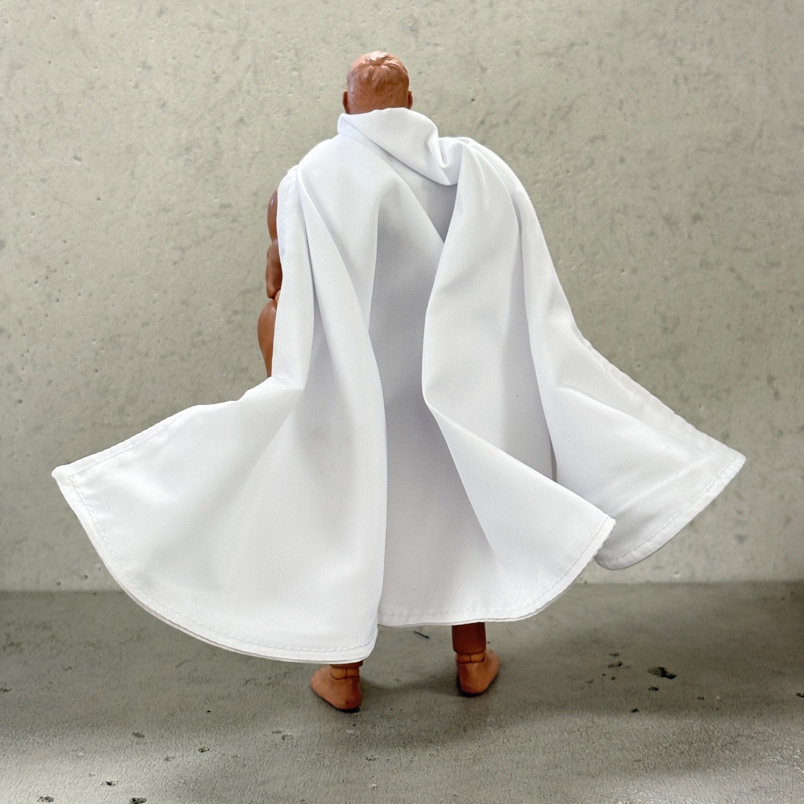 PB-C-WHT: 1/12 scale White wired cape for 6″ action figure