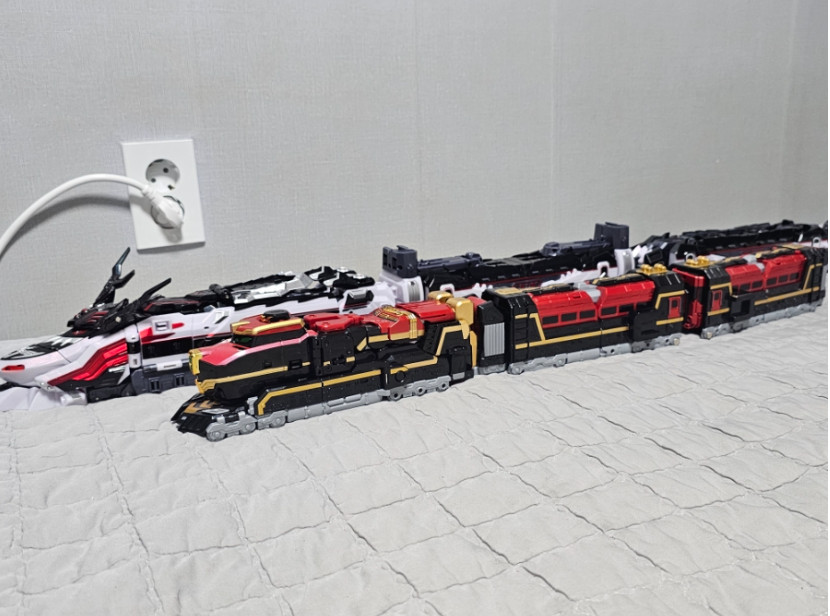 Metal Cardbot W TYRANT ZERO Transforming Train Robot K TOY Figure TyrantZero