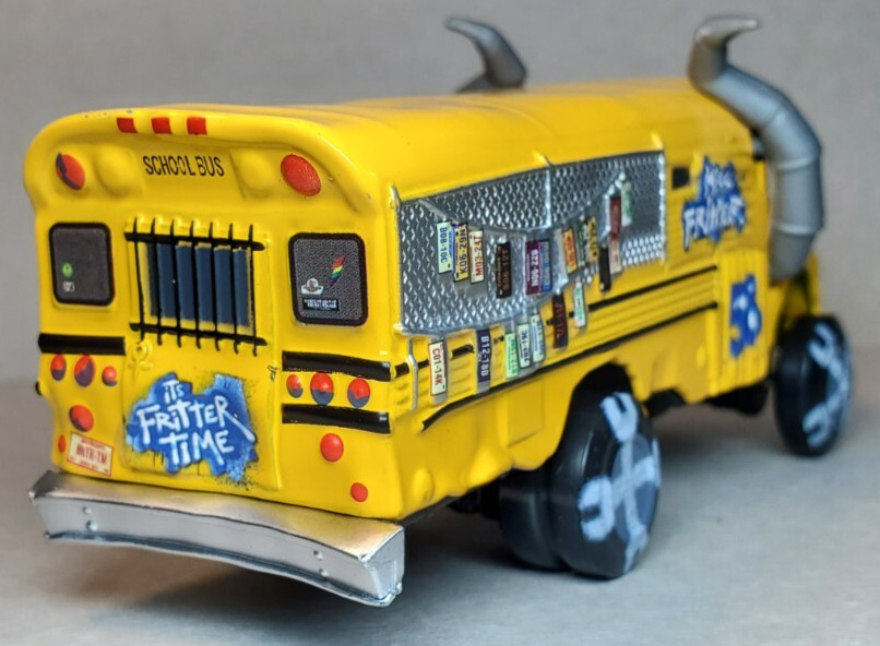 Disney Pixar Cars 3 Demolition Derby Miss Fritter Ms. Fritter Diecast 1:55 FC