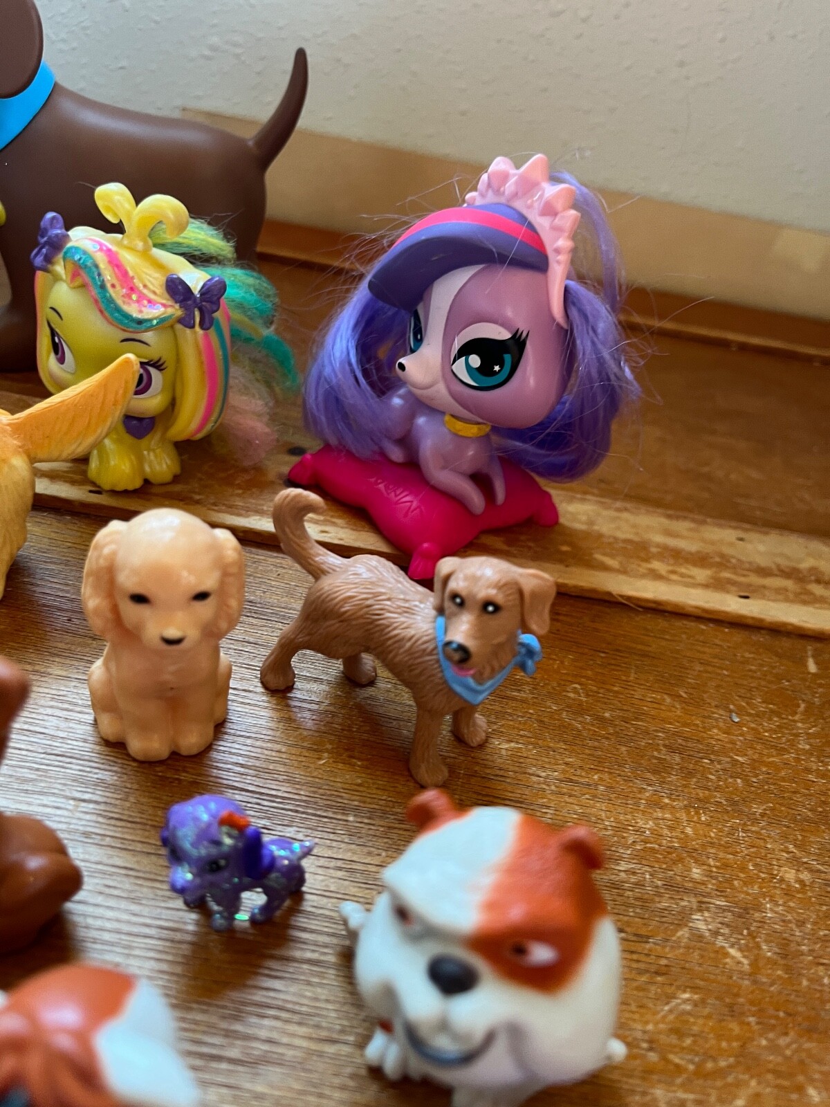 Mixed Lot of Cute Plastic Rubber TV Movie & Not Puppy Dog Figures Animals –