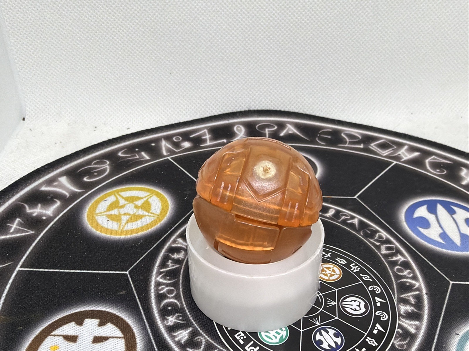 Bakugan Battle Brawlers B2 Pyrus (Subterra)Translucent Laserman VHTF