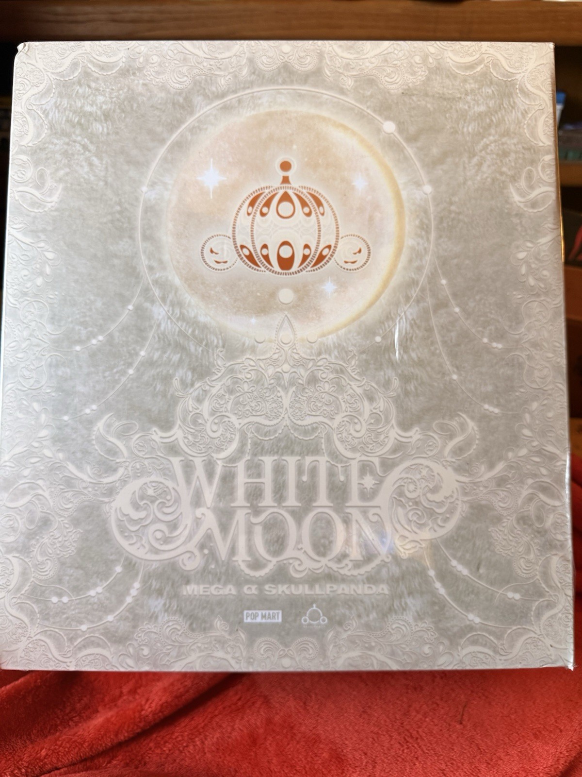 Mega Skullpanda 400% White Moon Sealed