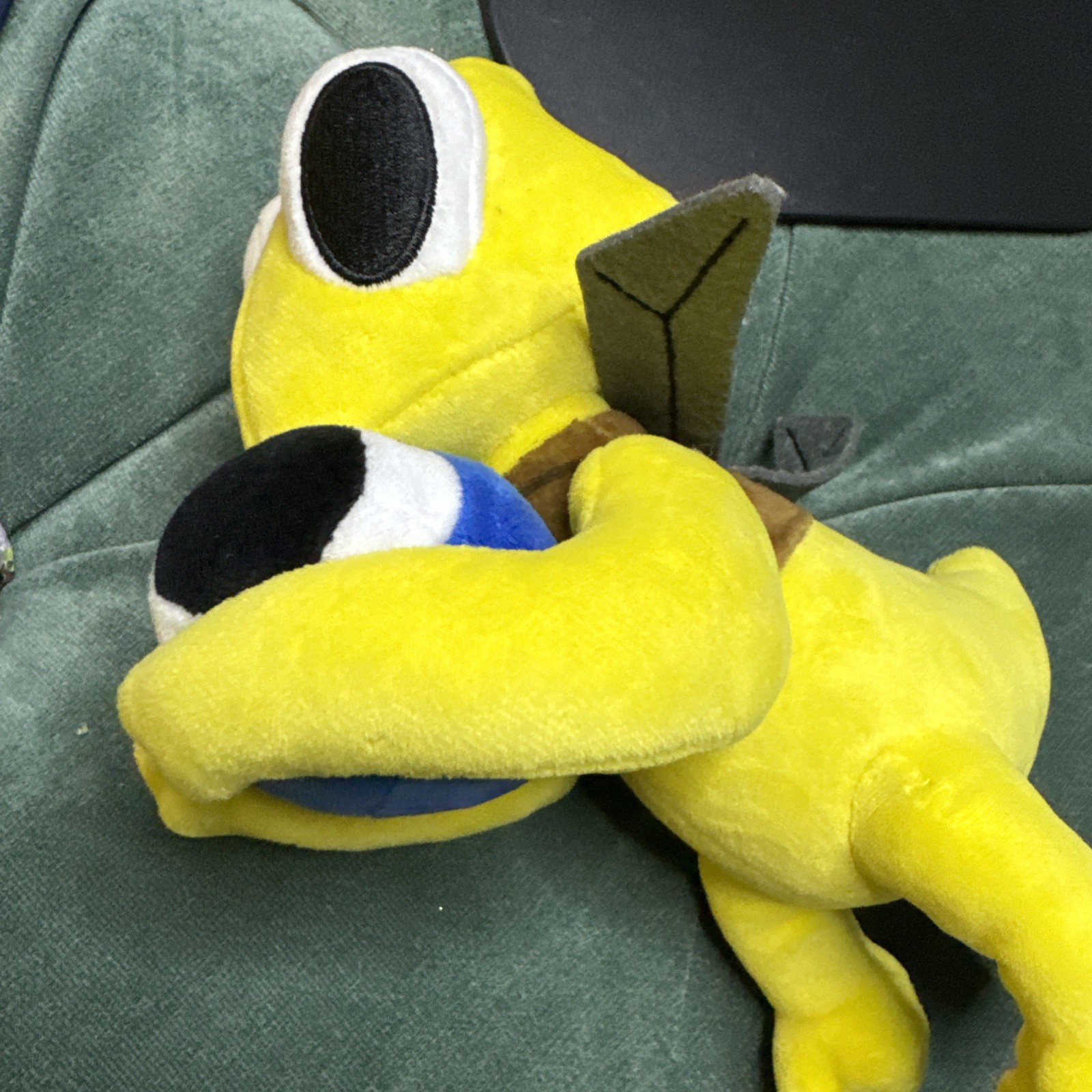 🌈 Rainbow Friends Yellow Plush 8″ 💛 Phat Mojo Blue, Roy & Charles Character