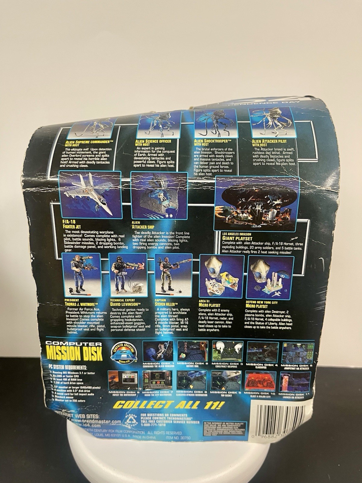 Independence Day ID4 Bendable Alien Officer With Bio-Containment Chamber 1996