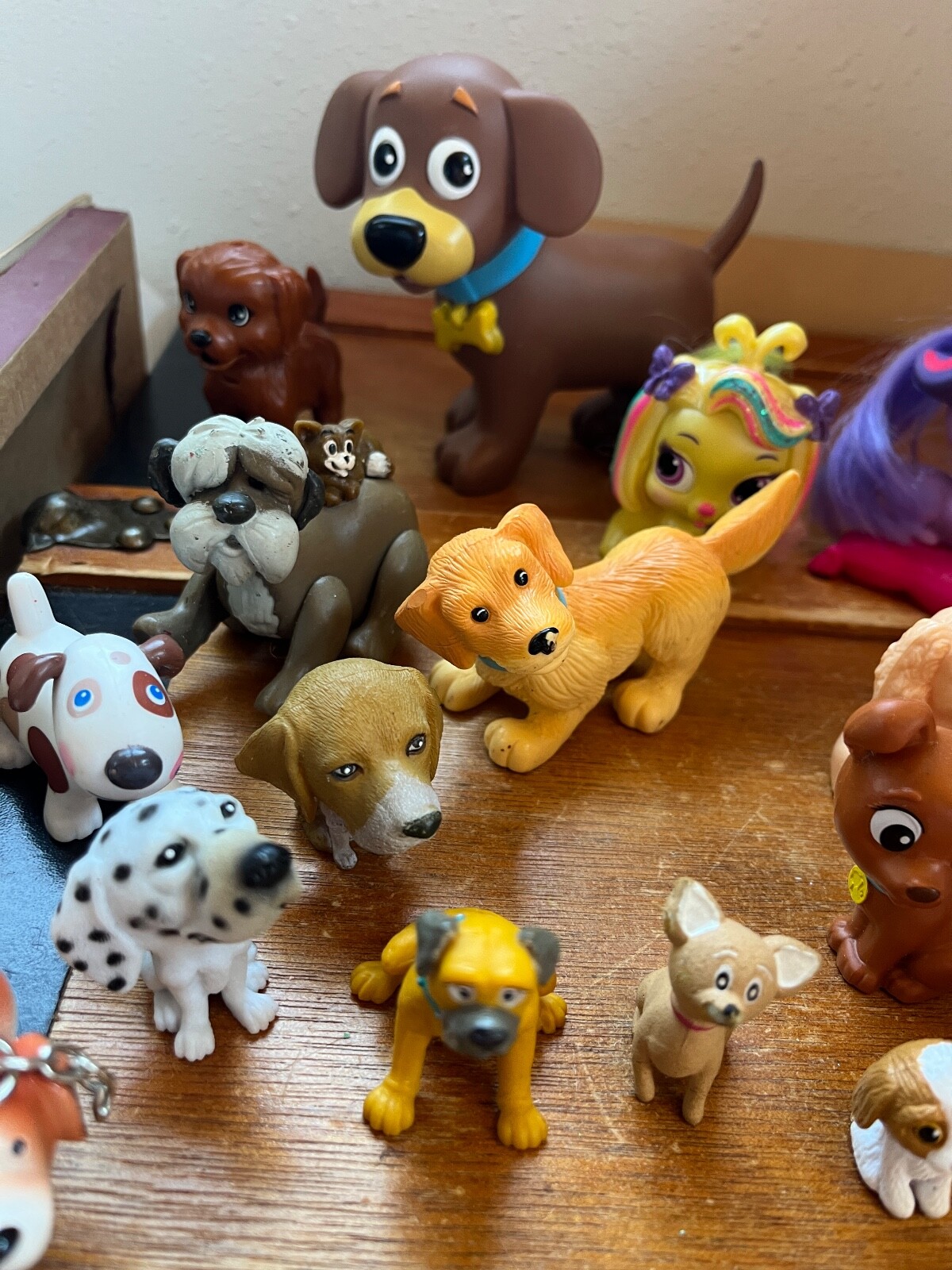 Mixed Lot of Cute Plastic Rubber TV Movie & Not Puppy Dog Figures Animals –