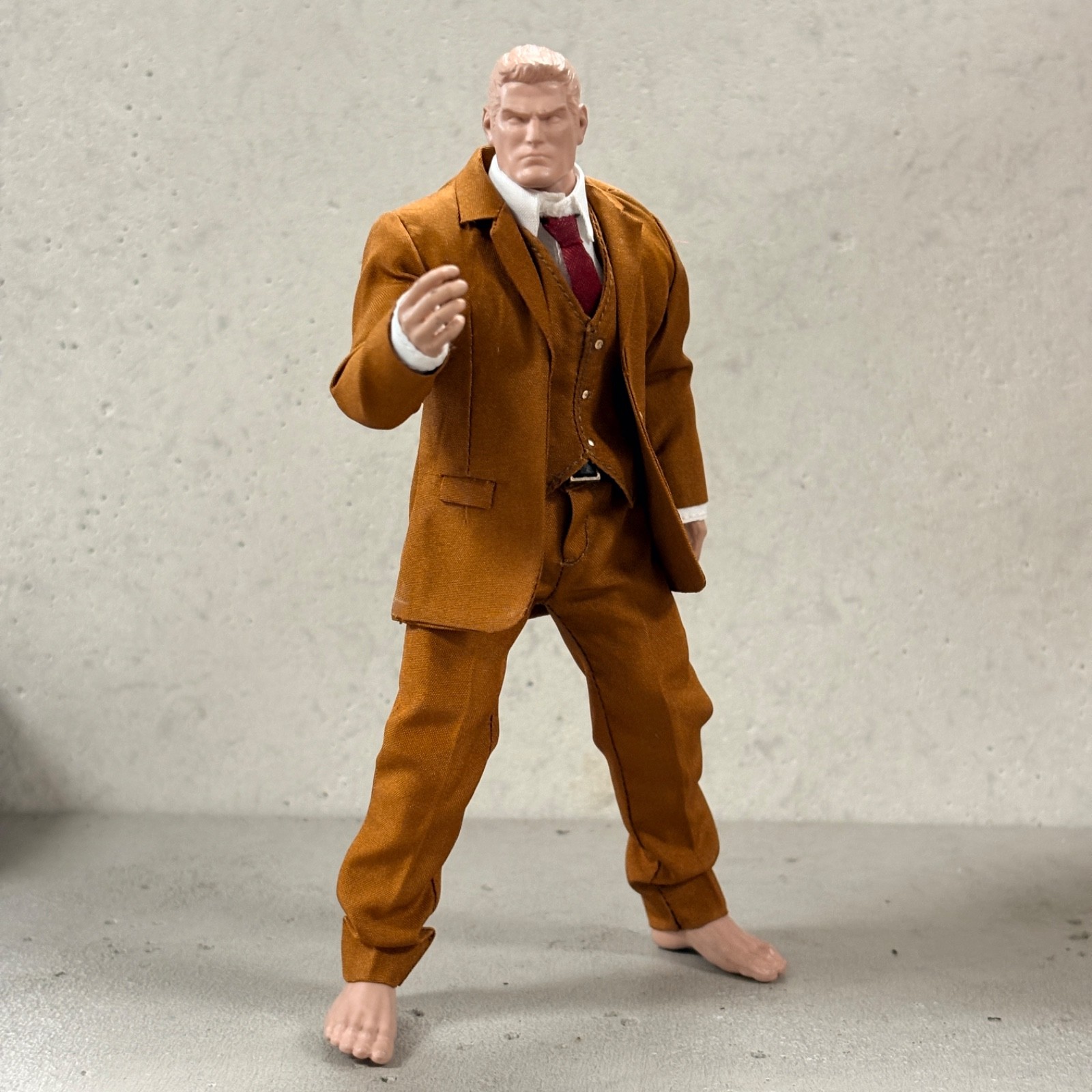 PB-CASSUP-TAN: 1/12 Tan Business Suit for 6″ muscular to medium body