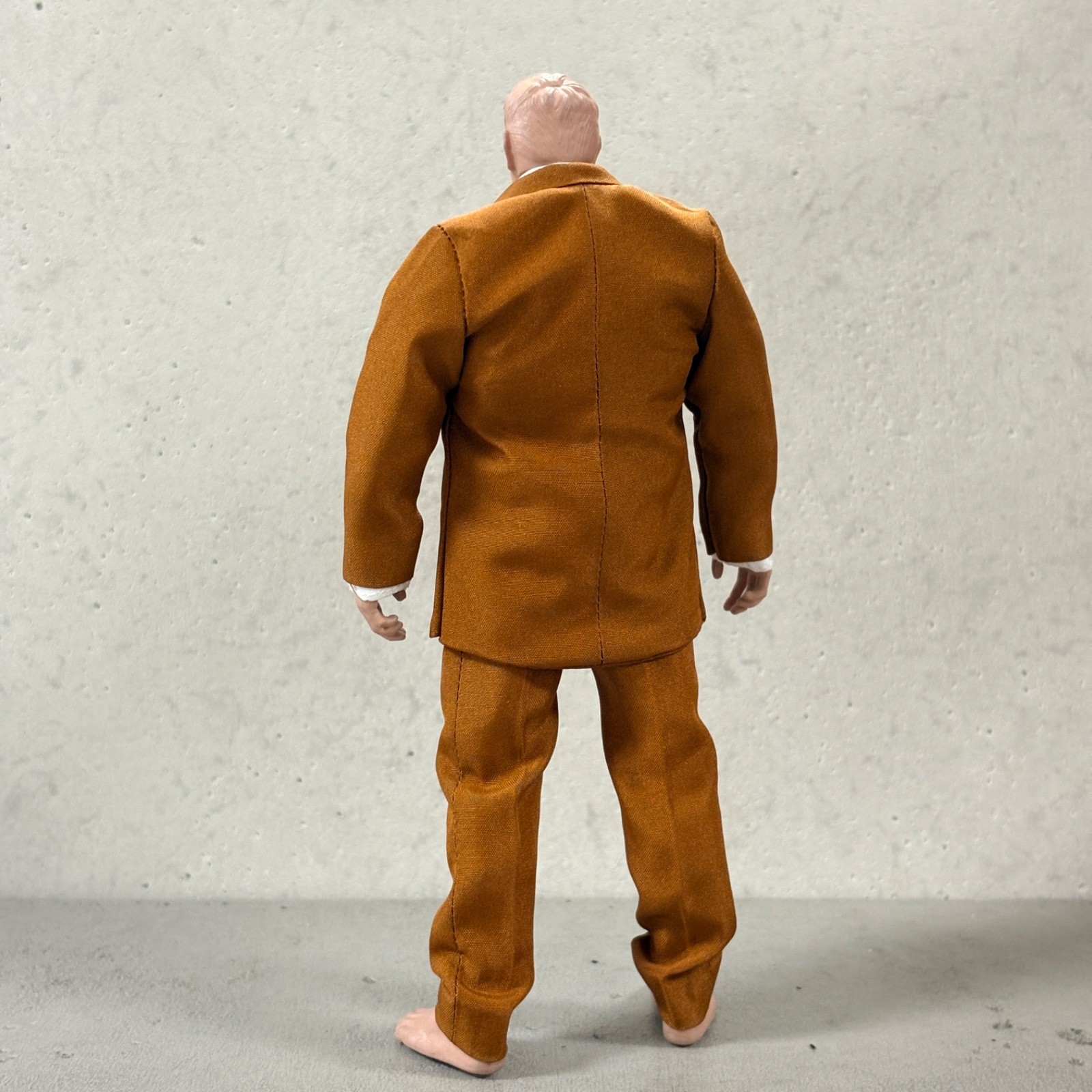 PB-CASSUP-TAN: 1/12 Tan Business Suit for 6″ muscular to medium body