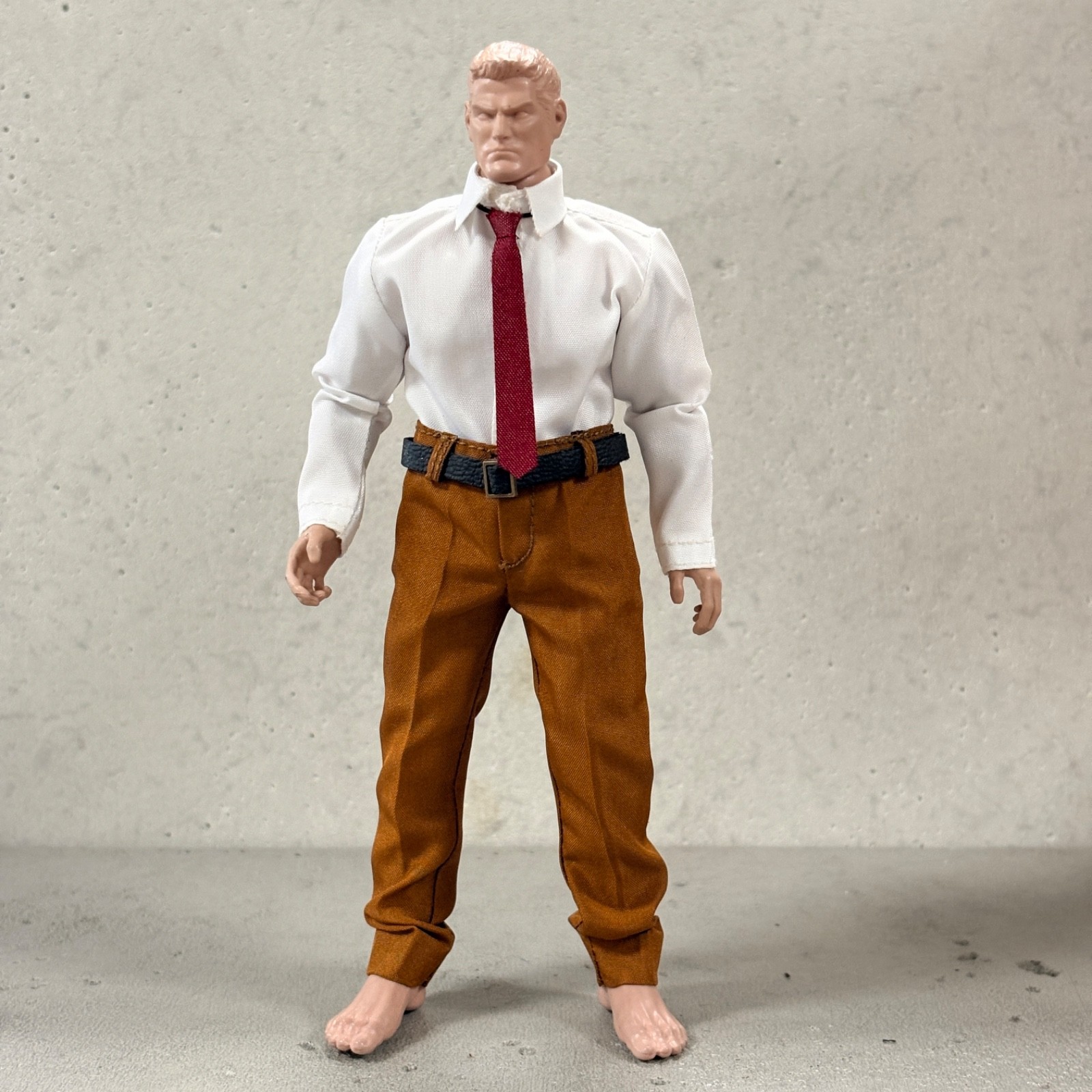 PB-CASSUP-TAN: 1/12 Tan Business Suit for 6″ muscular to medium body