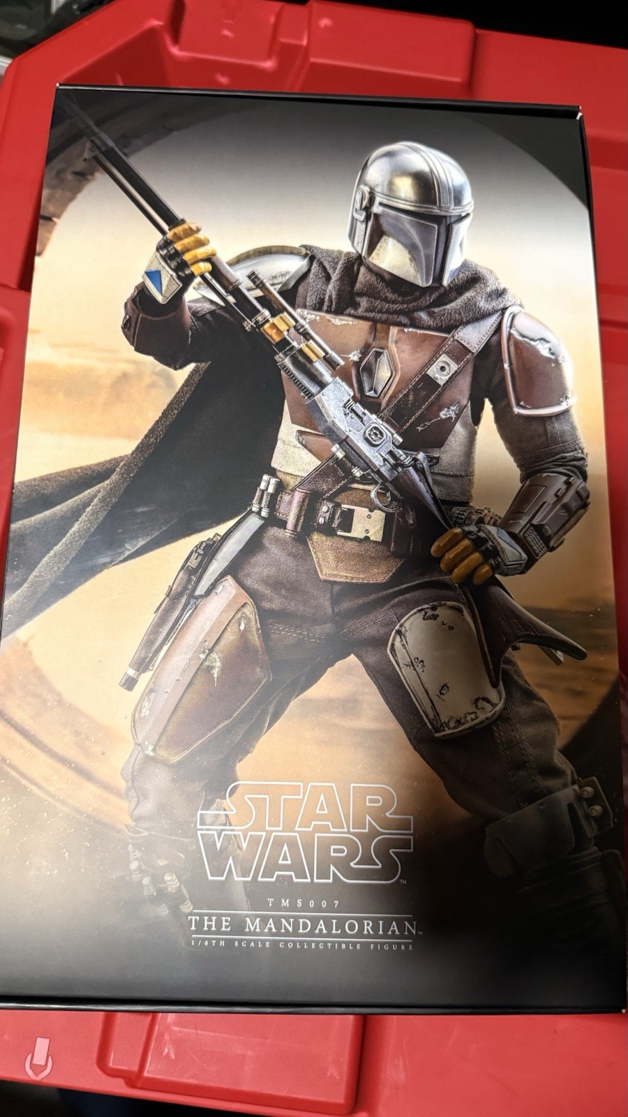 Hot Toys Star Wars: The Mandalorian – The Mandalorian 1/6th Figure TMS007