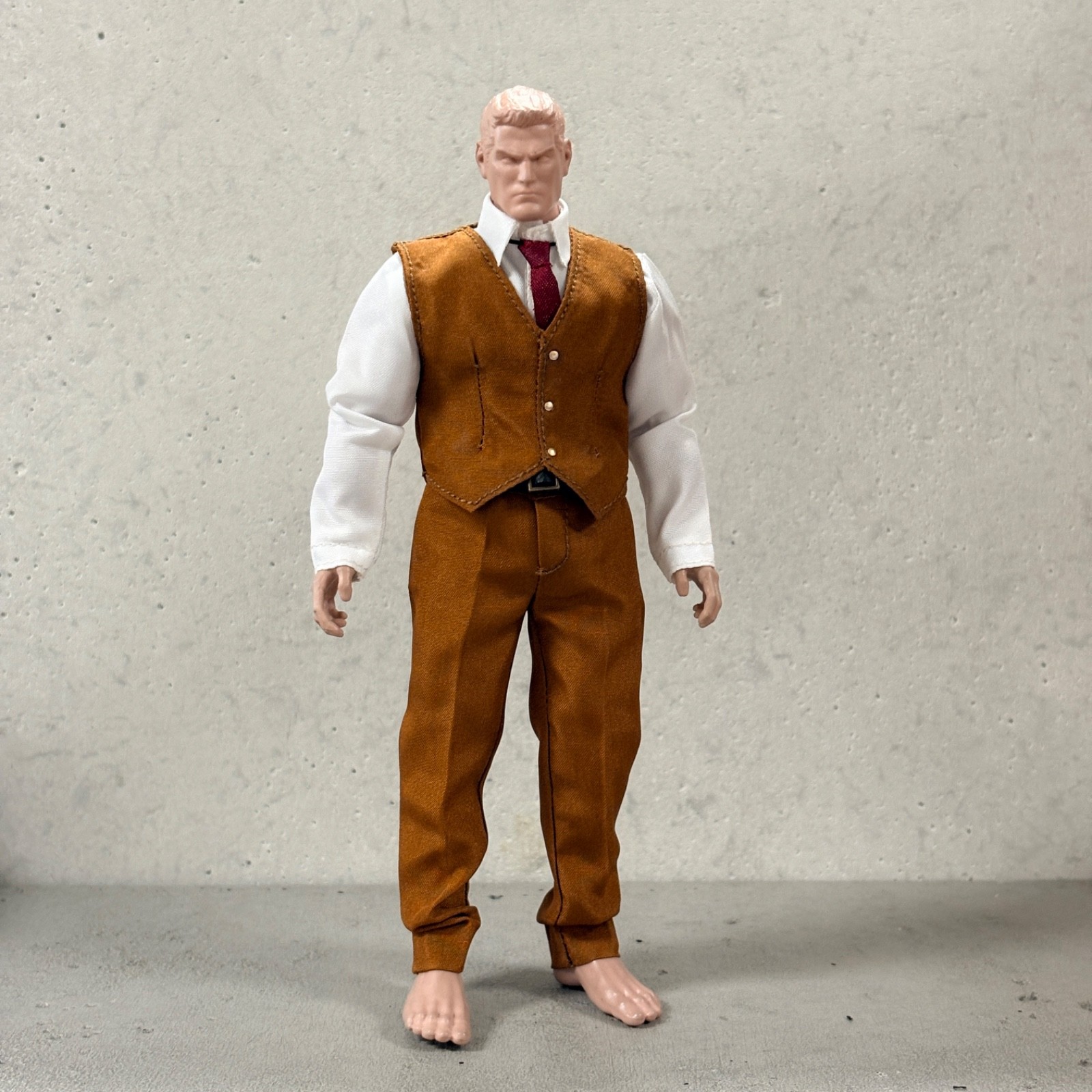 PB-CASSUP-TAN: 1/12 Tan Business Suit for 6″ muscular to medium body