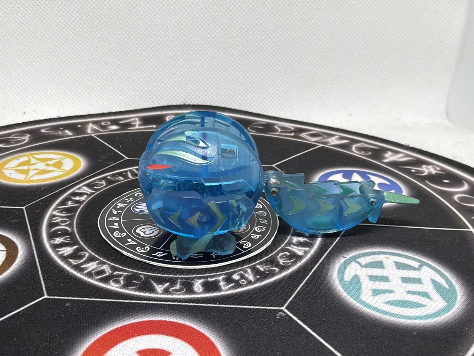 Bakugan Battle Brawlers B2 Aquos Translucent Limulus VHTF
