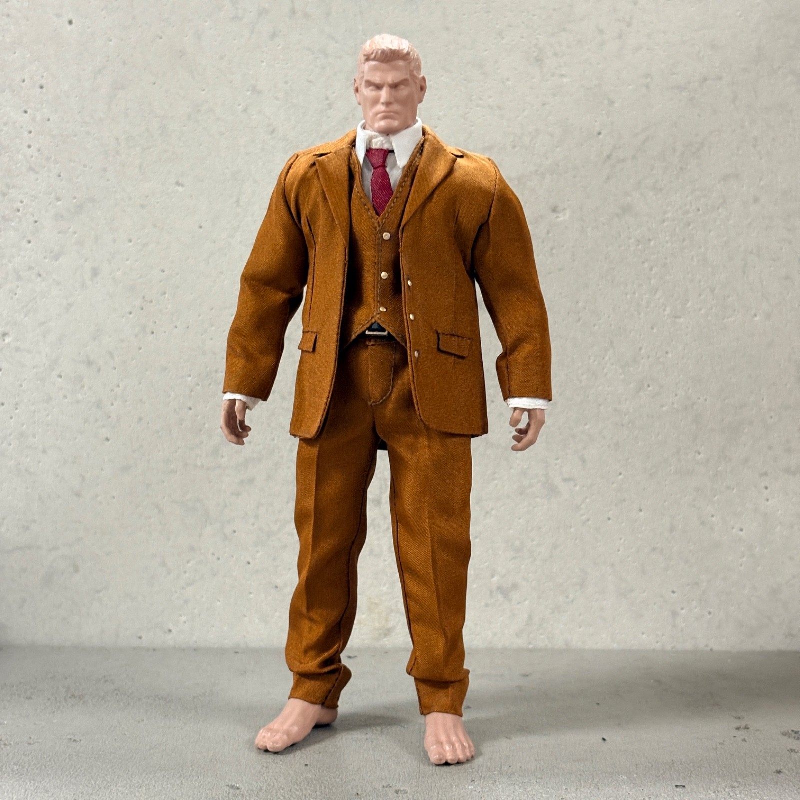 PB-CASSUP-TAN: 1/12 Tan Business Suit for 6″ muscular to medium body