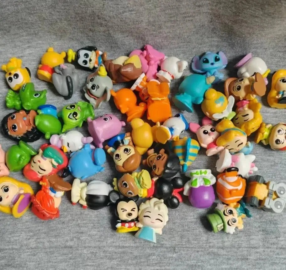 24PCS Random Princess Mini Figures Rare Collectible Toys Gift Set.