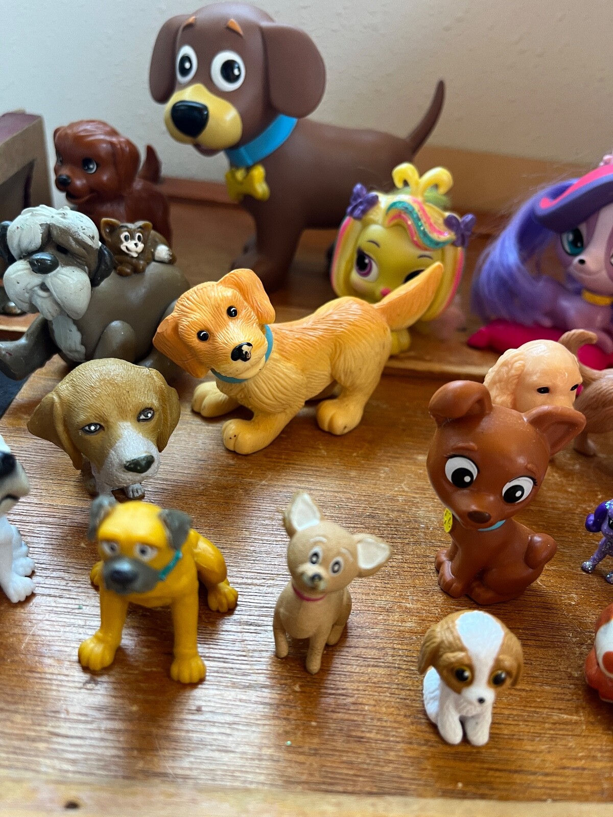 Mixed Lot of Cute Plastic Rubber TV Movie & Not Puppy Dog Figures Animals –