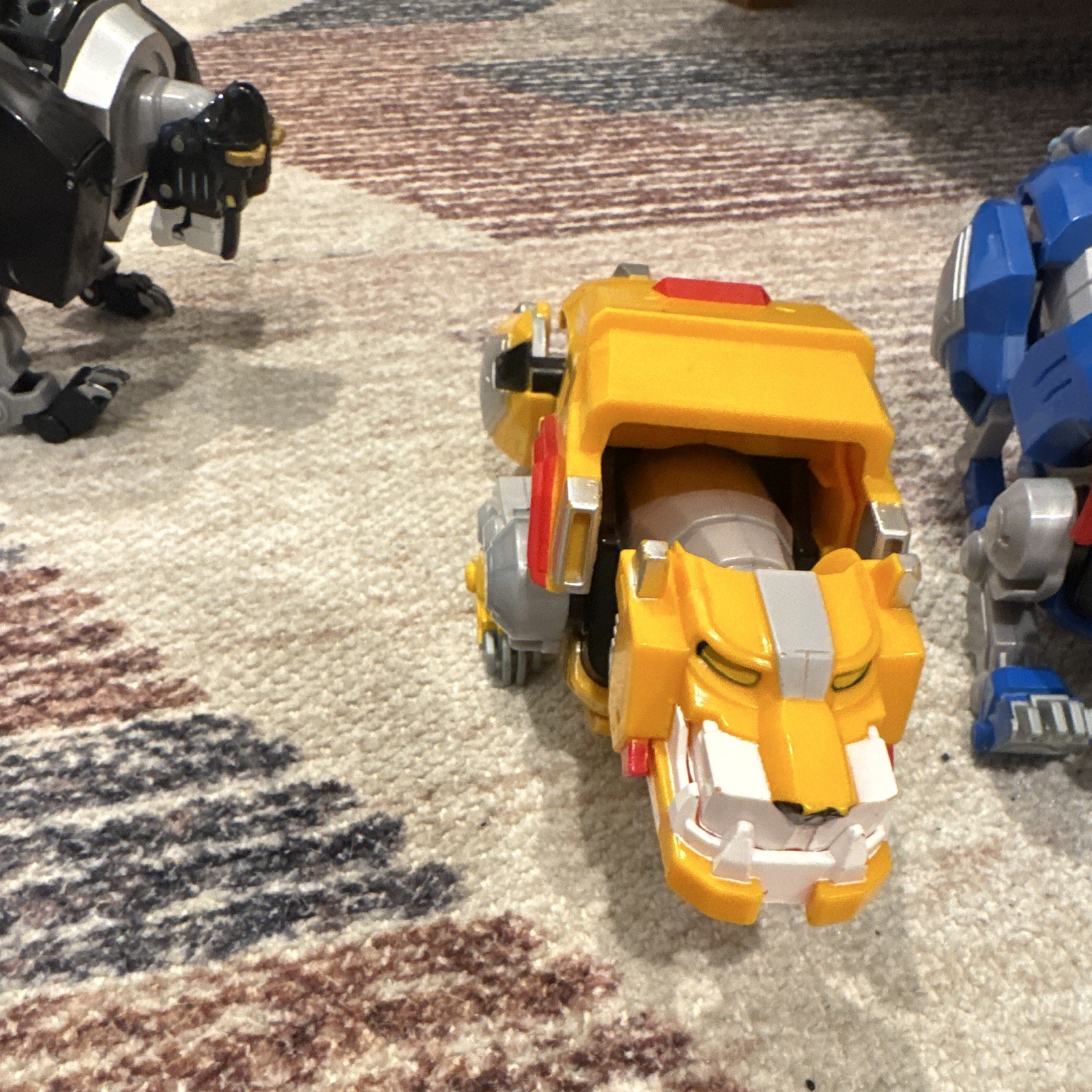 Voltron robotic defender Lot of 4 Robotic Lion Action Figures Set