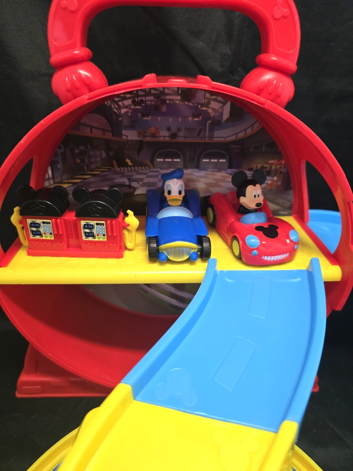 Mint EUC Disney Junior Mickey Stow ‘N Go Garage and 2 Vehicles