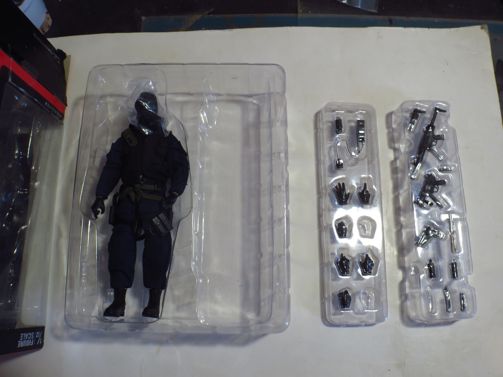 DAMTOYS PES001 SAS CRW Assaulter 1:12 Scale Action Figures (US Seller) Used