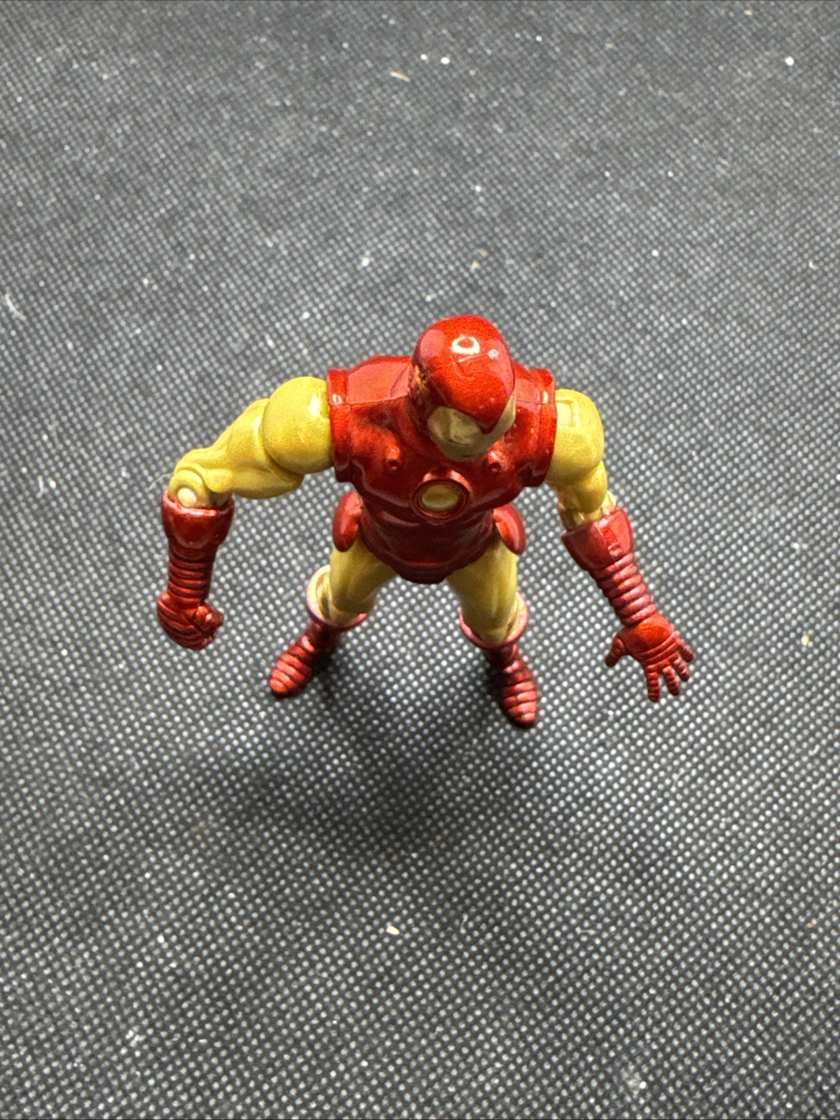 2009 Hasbro Marvel Universe Iron Man 3.75″ Figure From Secret Wars Comic Pack