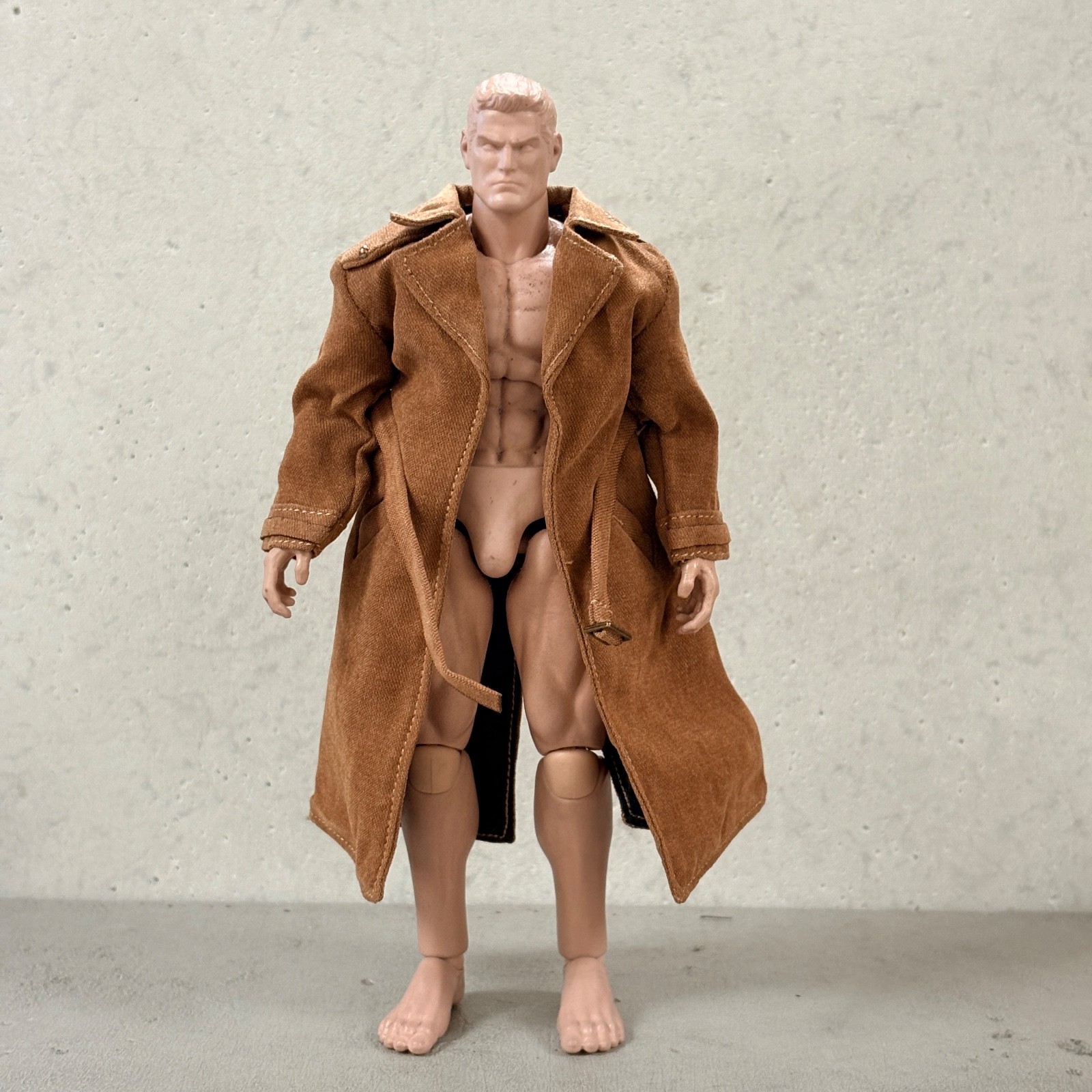 MO-VTLTC-BRN: 1/12 Brown Wired Trench Coat for 6″ muscular body action figure