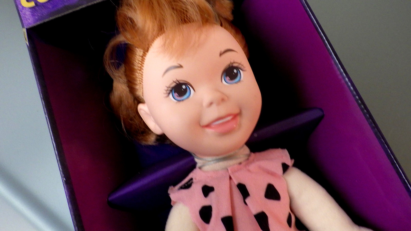 Vtg 1993 Mattel Flintstones CUDDLY PEBBLES 12″ TV / Movie Character Doll Figure