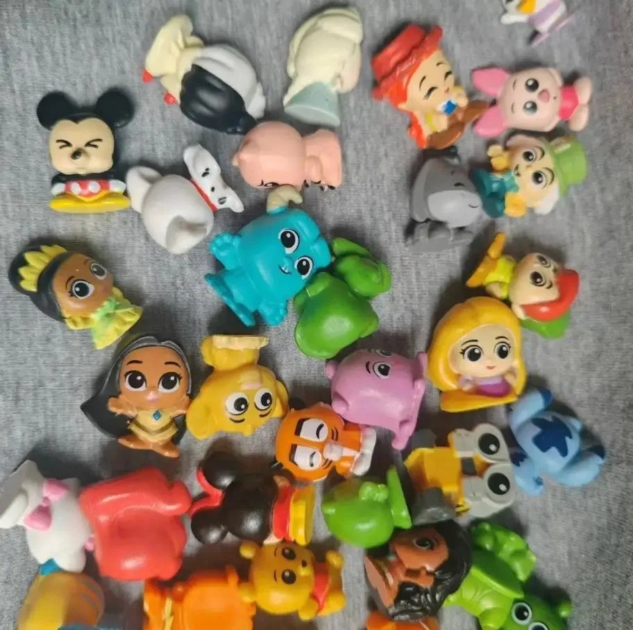 24PCS Random Princess Mini Figures Rare Collectible Toys Gift Set.