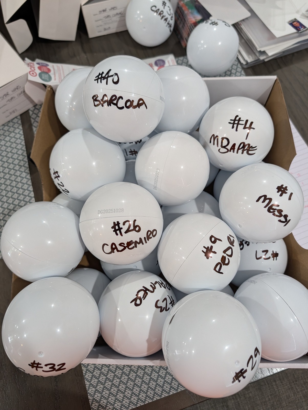 Zuru FIFA World Cup Ballers – Series 1 ~ You Pick ALSO INDIVIDUAL PITCH PIECES