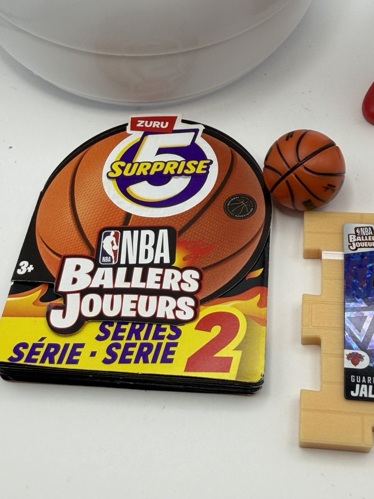 5 Surprise Zuru NBA Ballers Series 2 – Jalen Brunson White Jersey