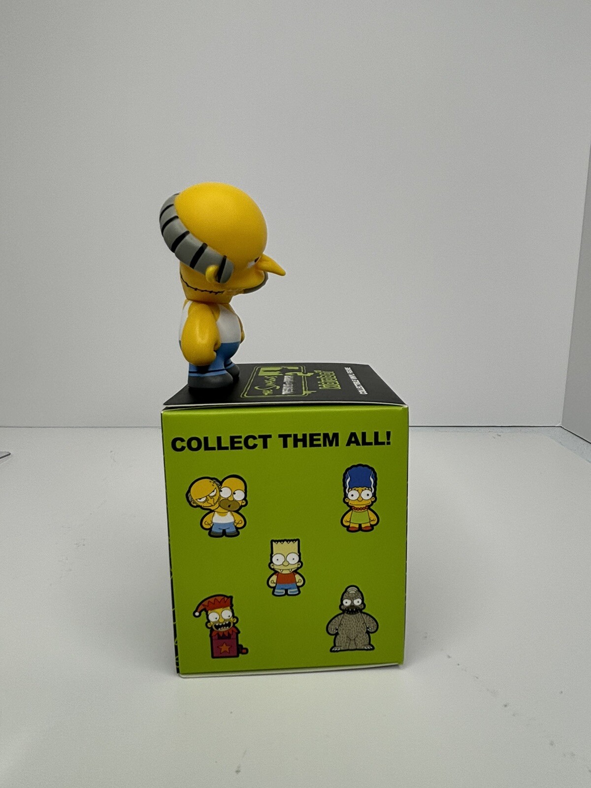 Kidrobot The Simpsons Treehouse Of Horror Series 2 – Homer Berns 3″ Vinyl Figure