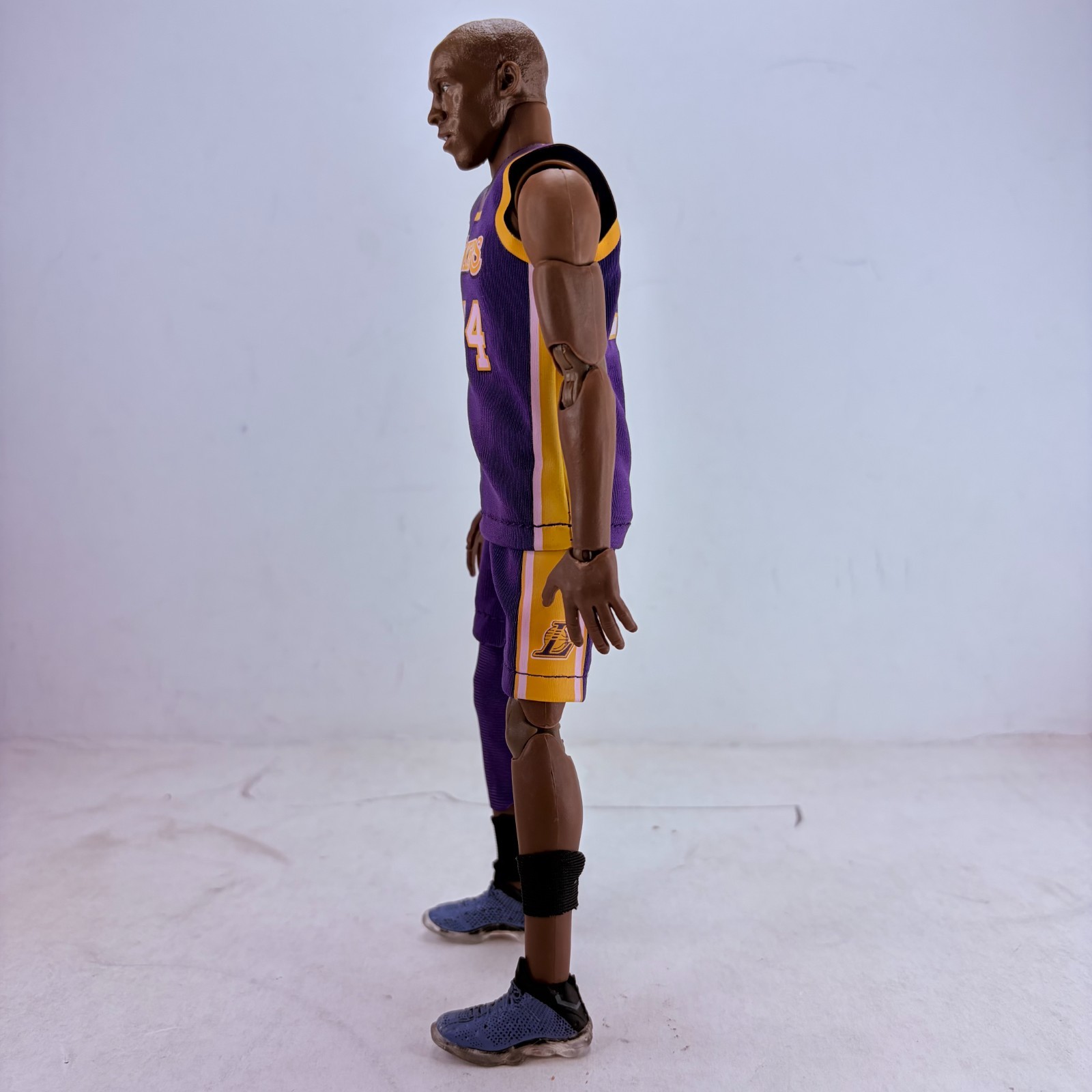 LA Lakers Kobe Bryant #24 Legend Creation 1:9 Scale Action Figure Toy Gift