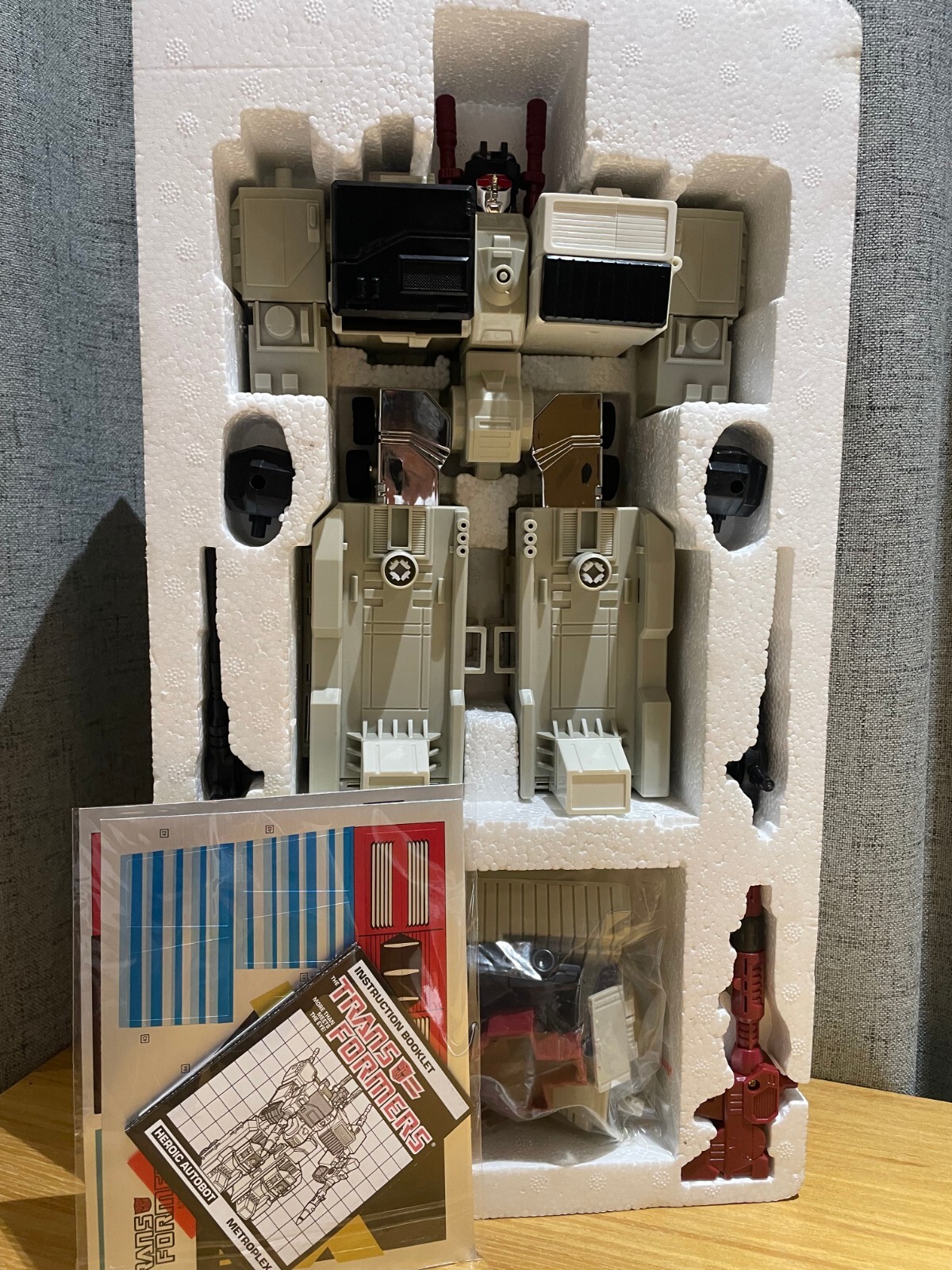 TRANSFORMERS G1 Reissue Autobot Metroplex Brand New with Box Free Shipping